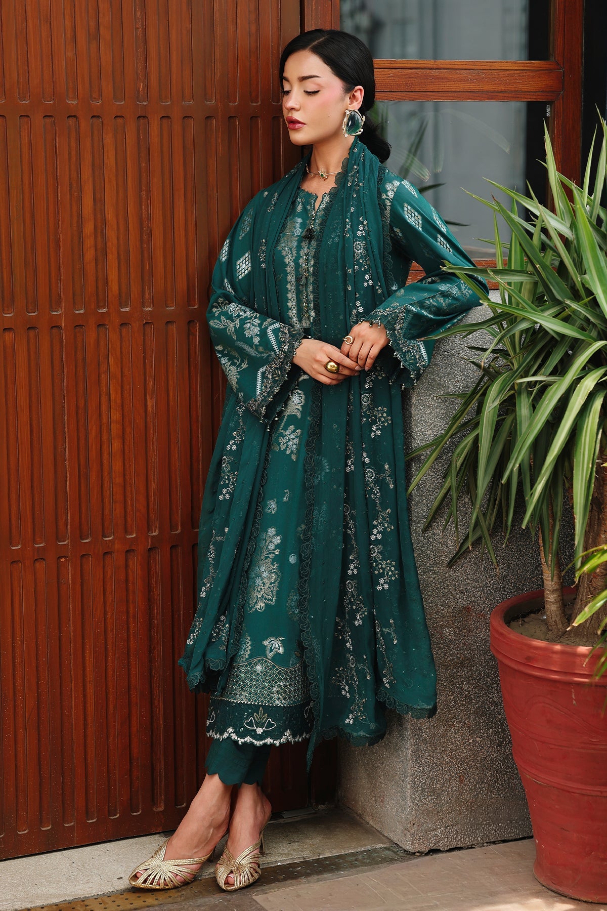 Nureh | Maya Embroidered Jacquared | NJ-110
