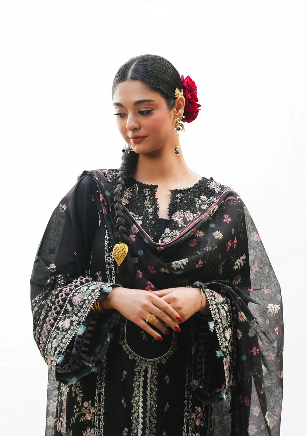 Kahf | Ek Fasana Luxury lawn '26 | Siyaara