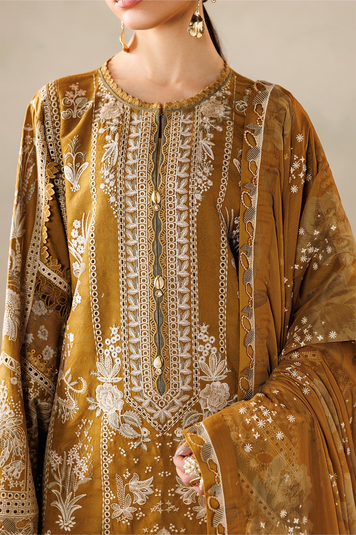 BAROQUE |EMBROIDERED LAWN | EL26-D07