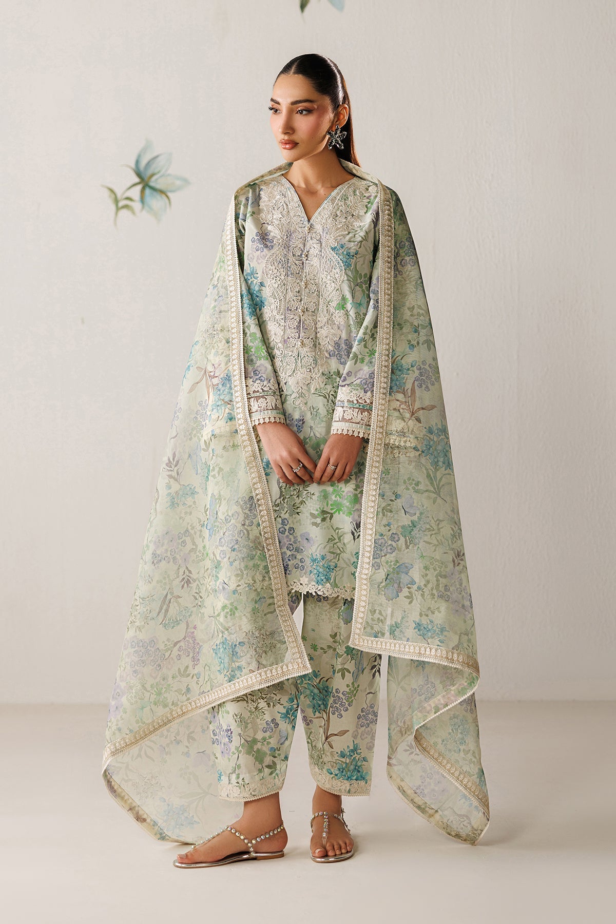 Baroque | Embroidered lawn | UF-4417