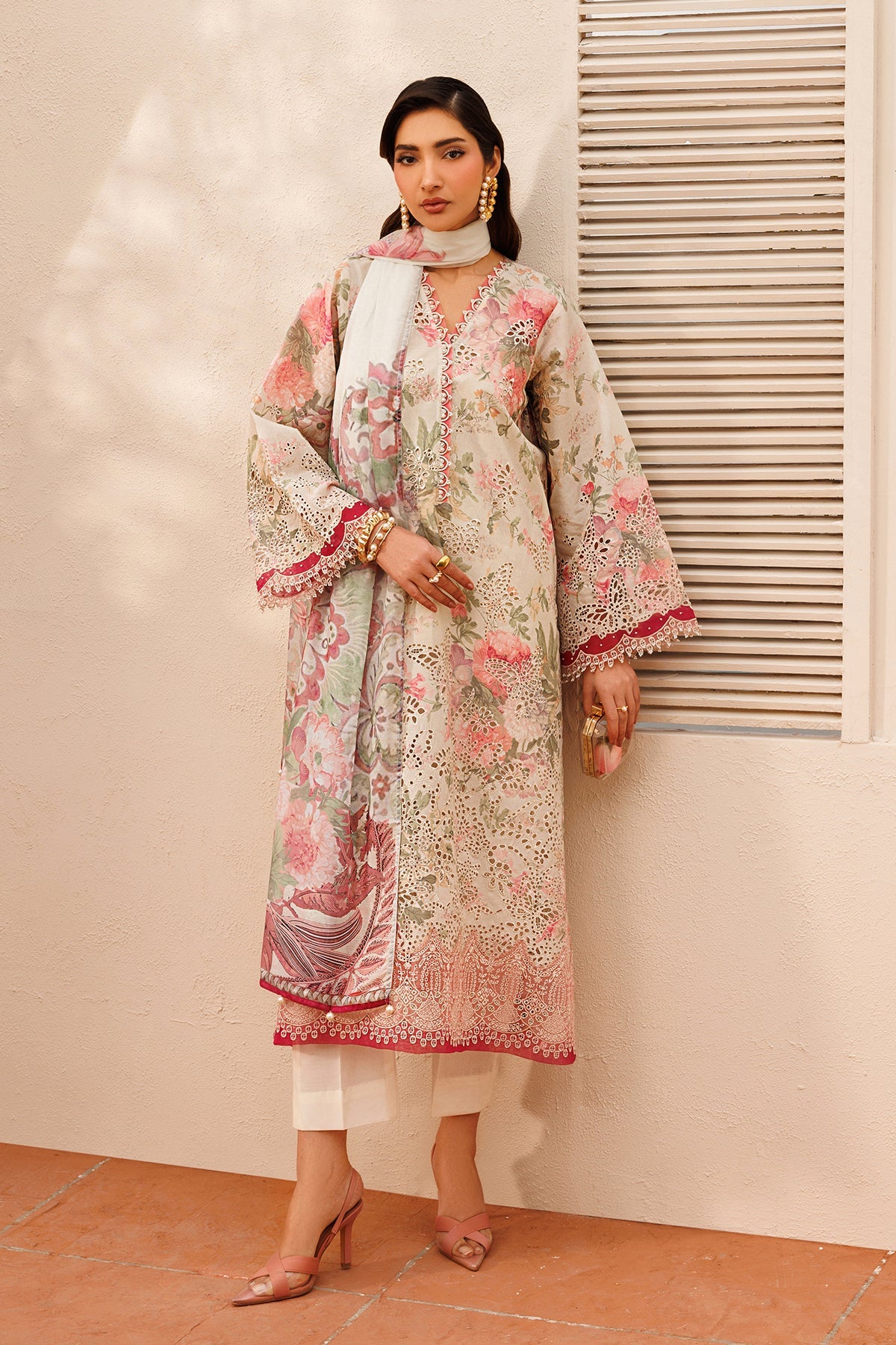 Baroque | Embroidered lawn | UF-4397