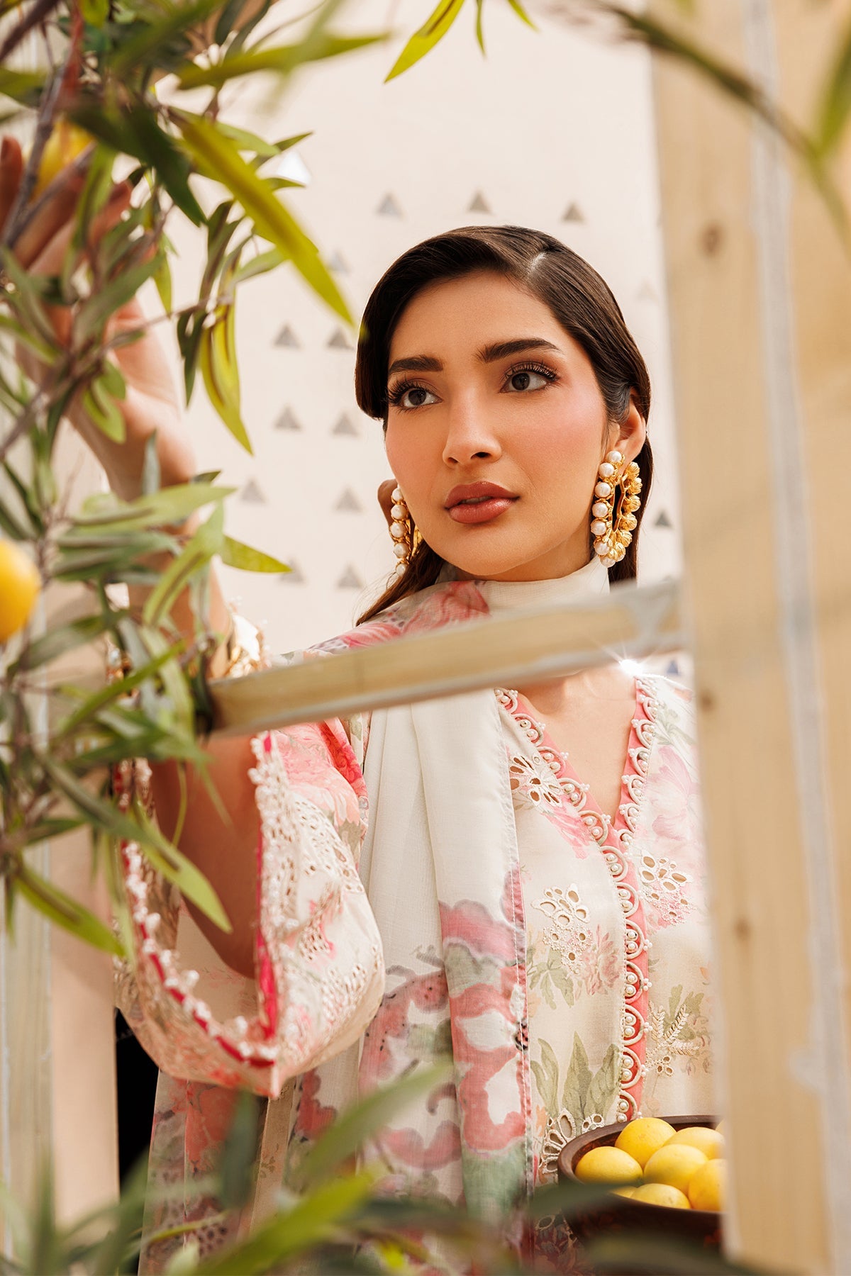 Baroque | Embroidered lawn | UF-4397