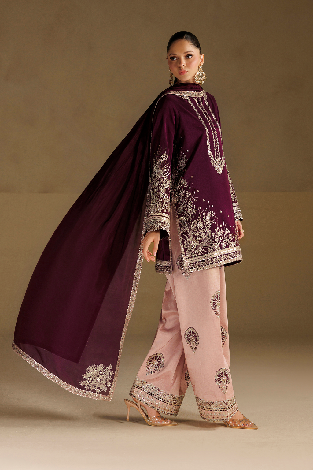 Iznik | Formals 26 Embroidered Ramen Silk | UE-733