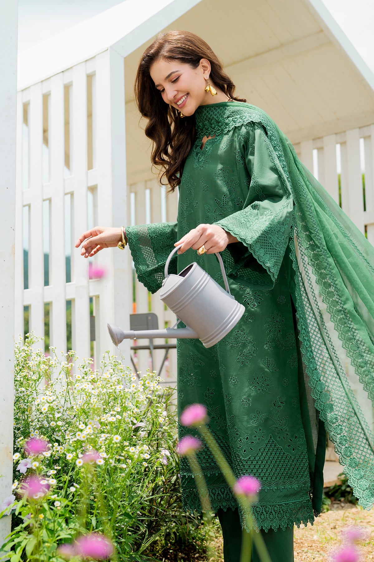 Baroque | Embroidered lawn | UF-4213
