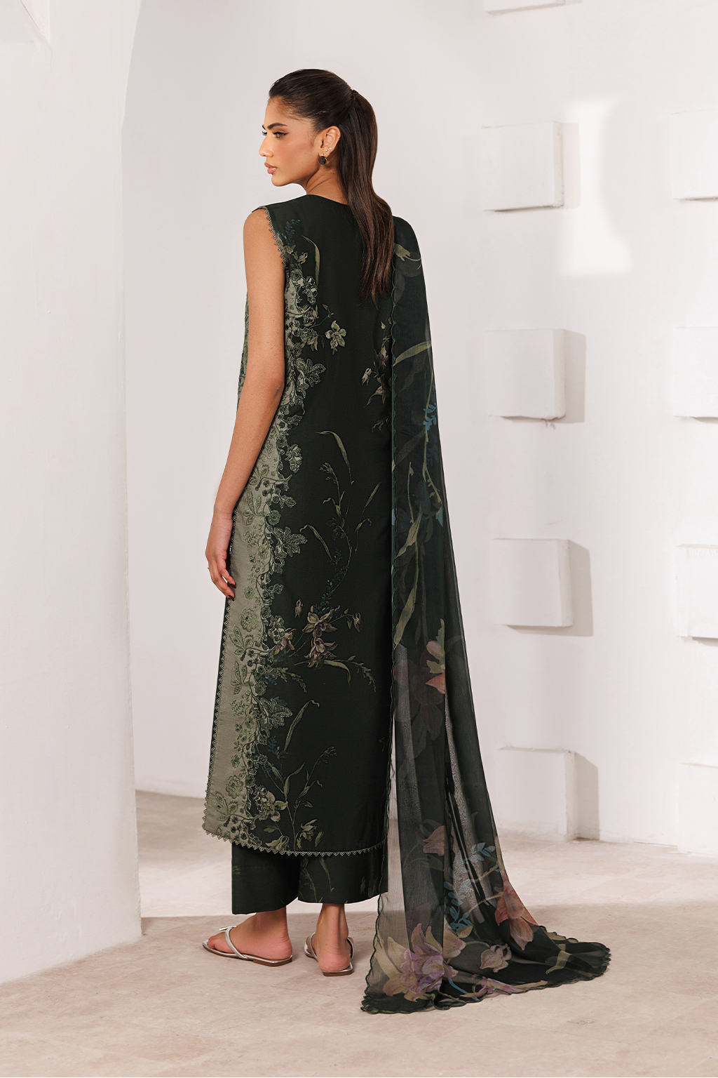 Iznik | Printed Lawn | UE-639
