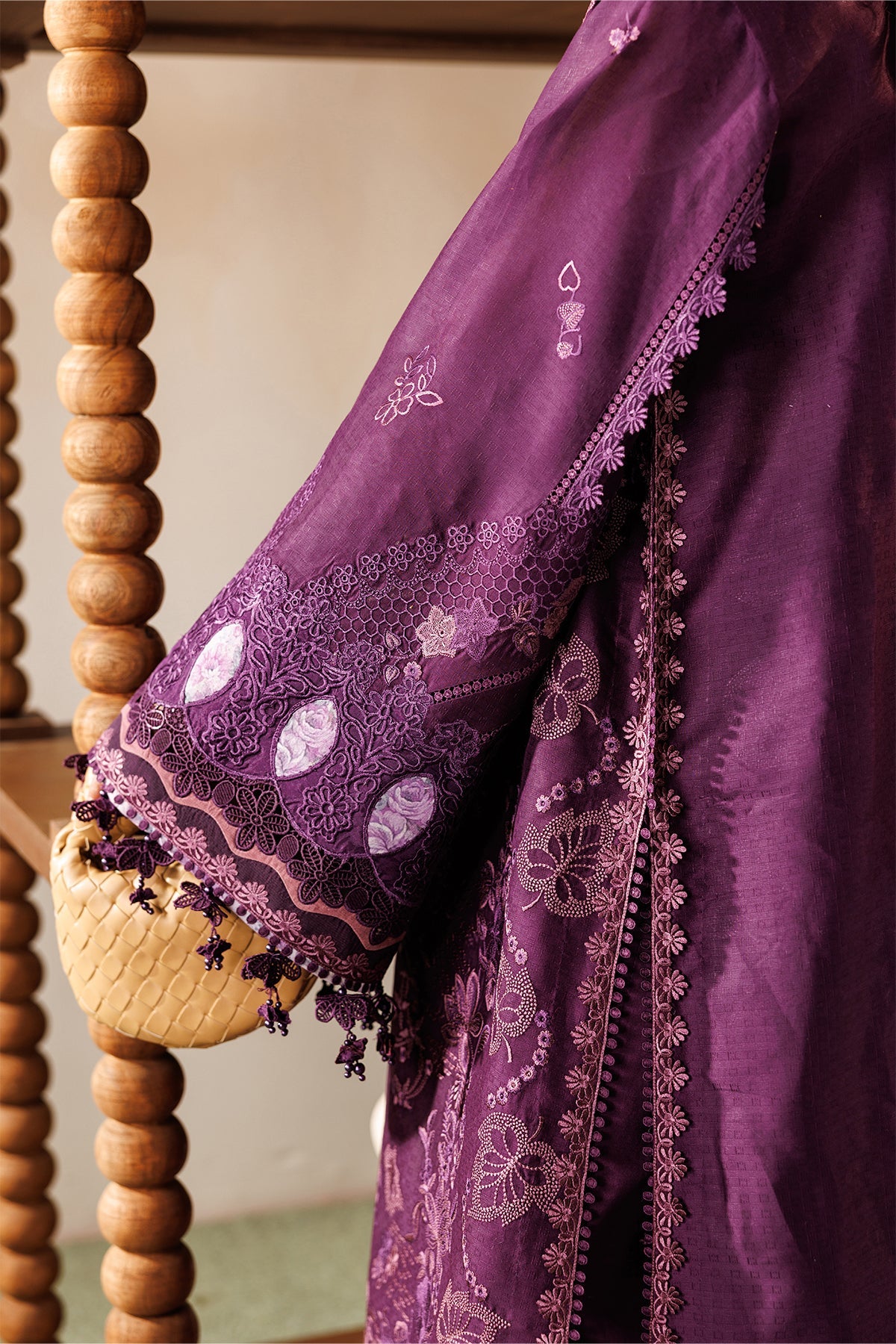 BAROQUE| EMBROIDERED LAWN | EL26-D02