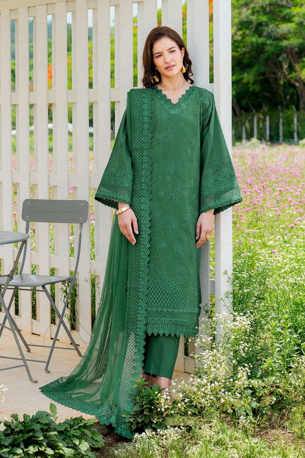 Baroque | Embroidered lawn | UF-4213