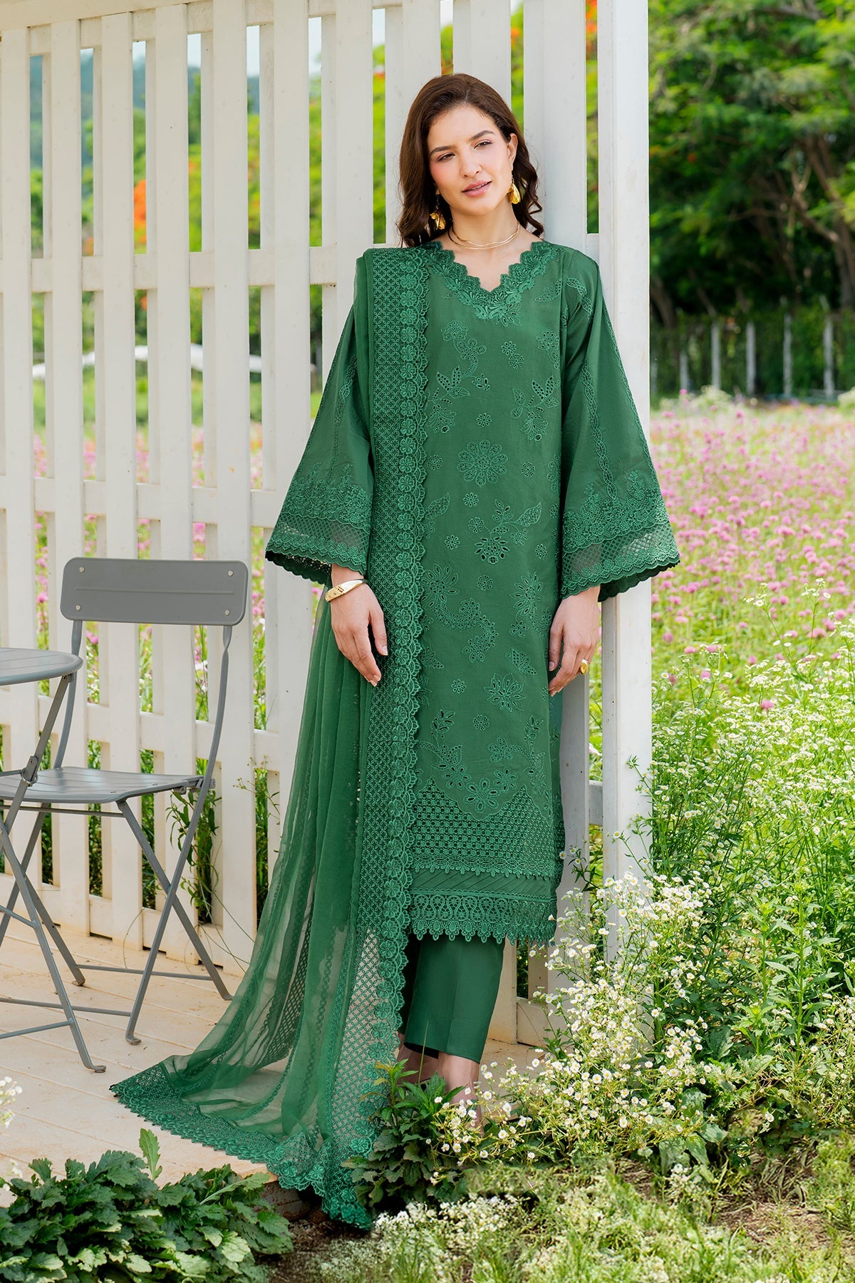 Baroque | Embroidered lawn | UF-4213