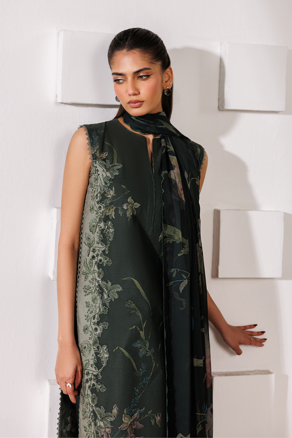 Iznik | Printed Lawn | UE-639