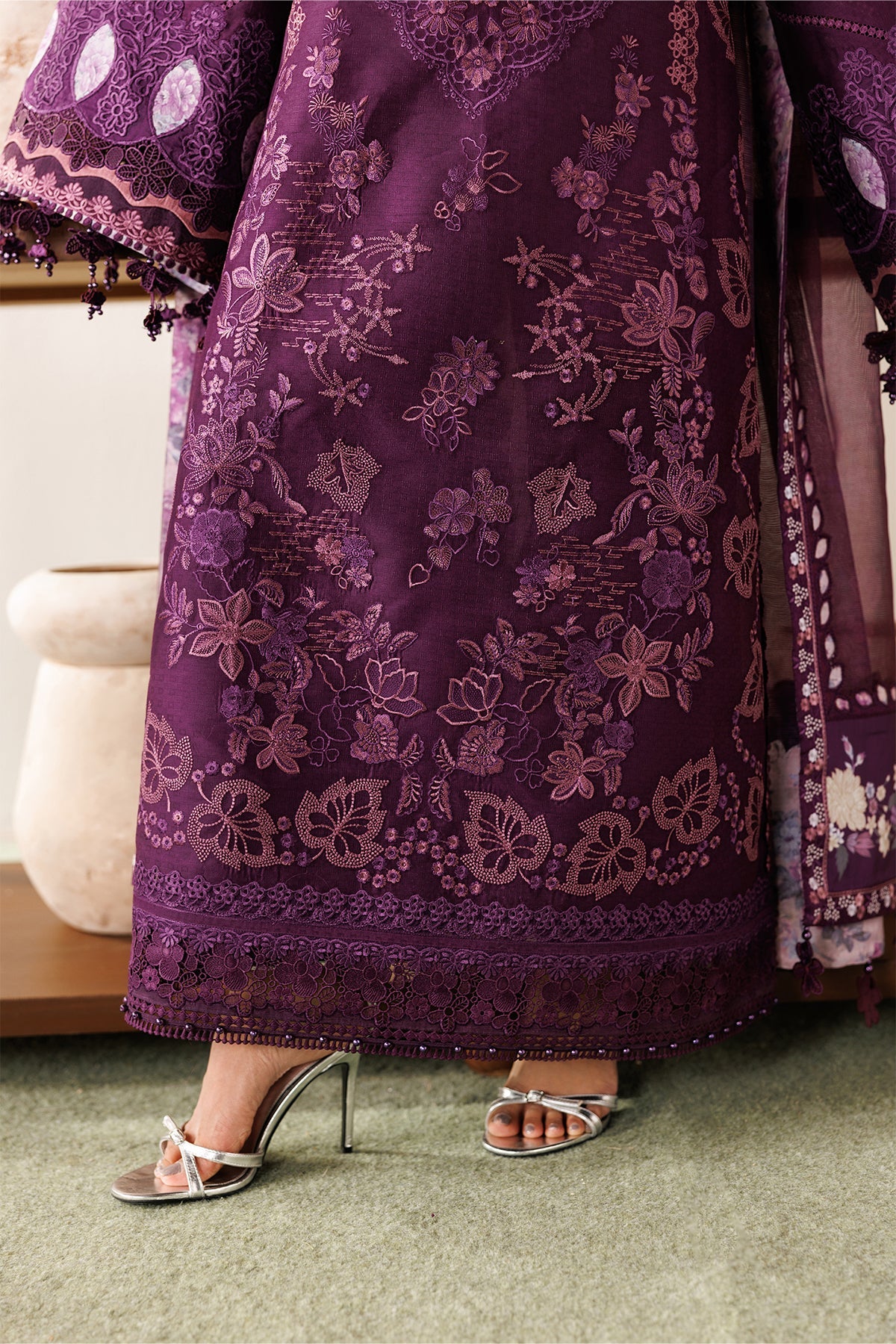 BAROQUE| EMBROIDERED LAWN | EL26-D02