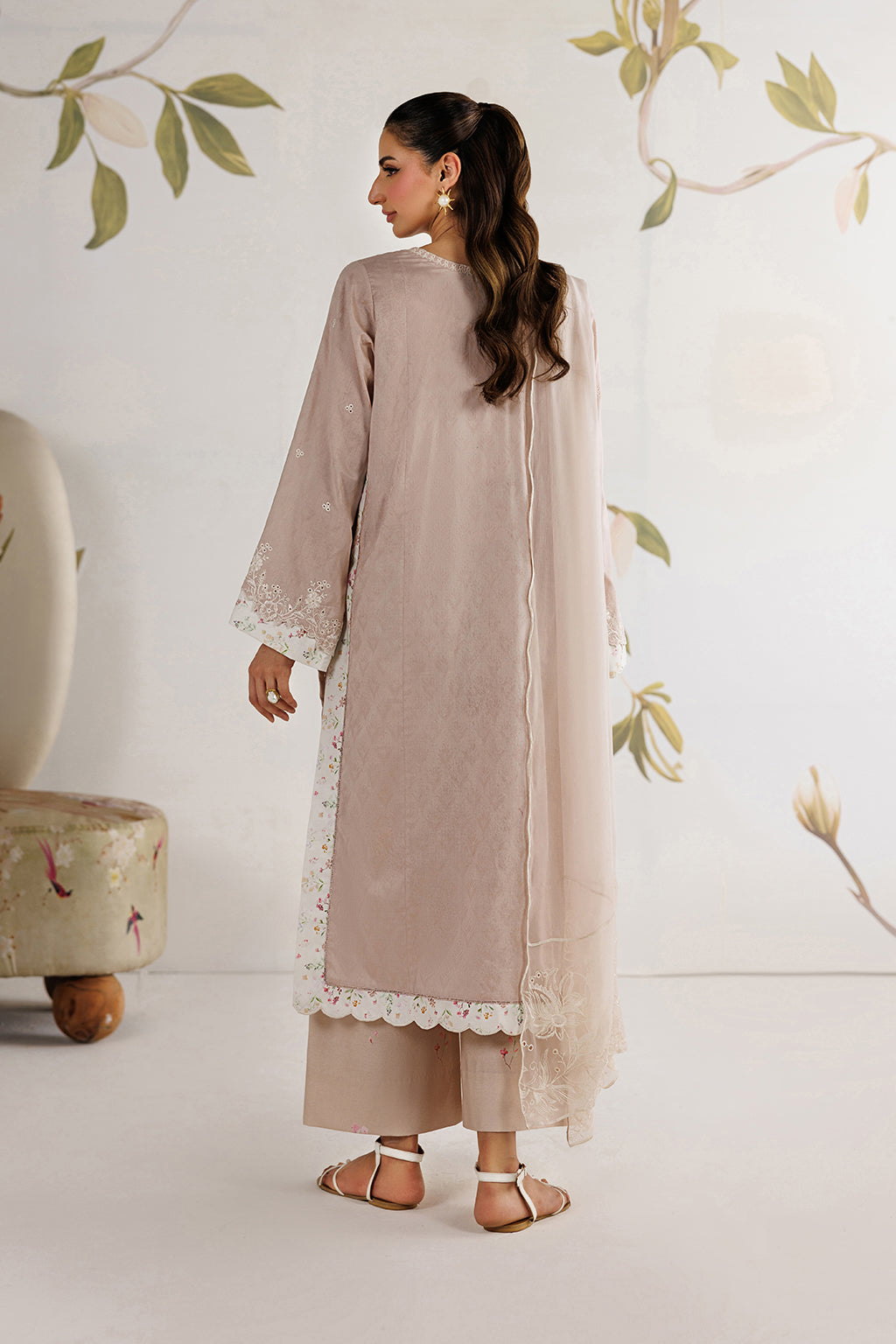 Iznik | Printed Lawn | UE-687