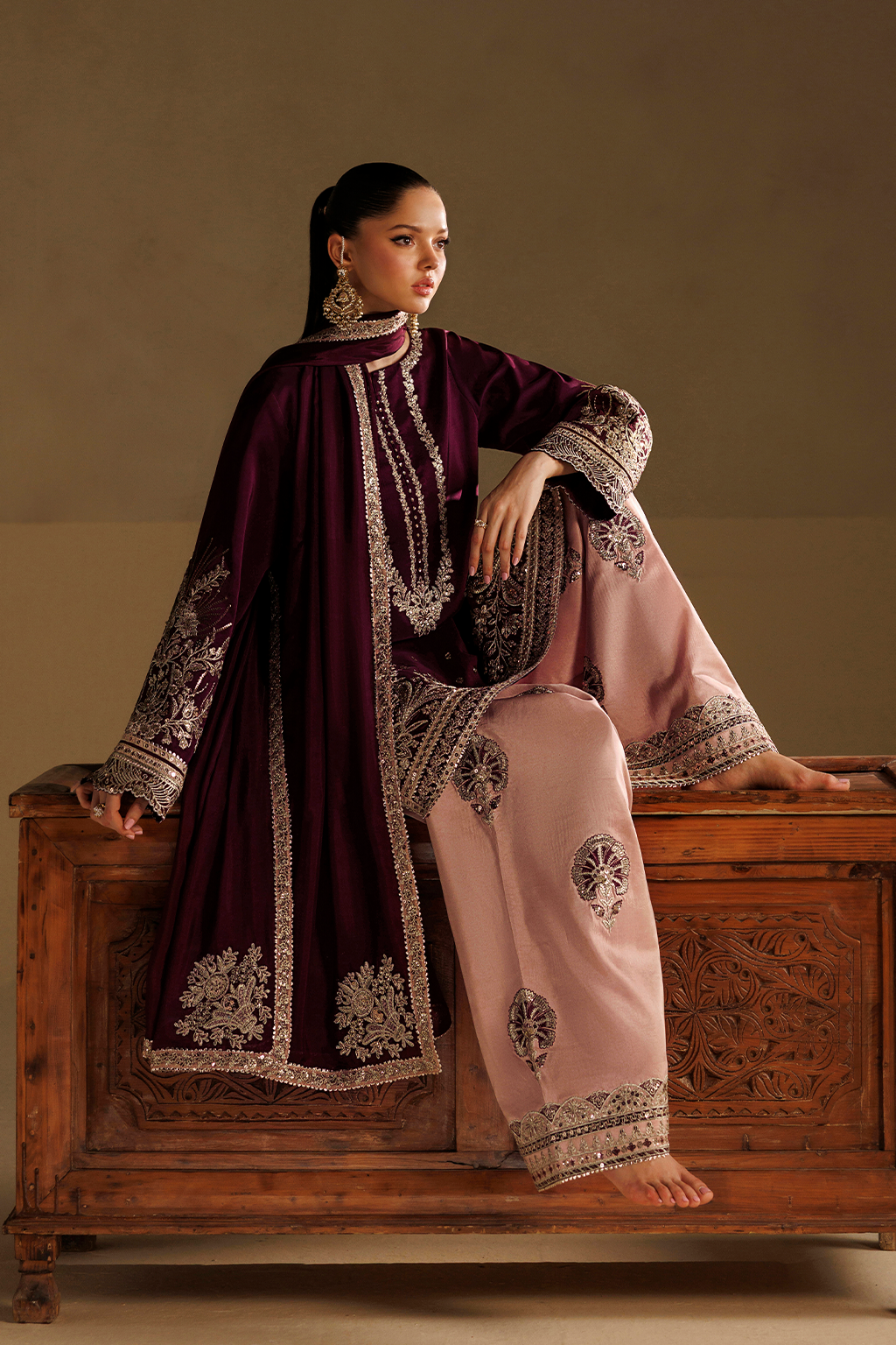 Iznik | Formals 26 Embroidered Ramen Silk | UE-733