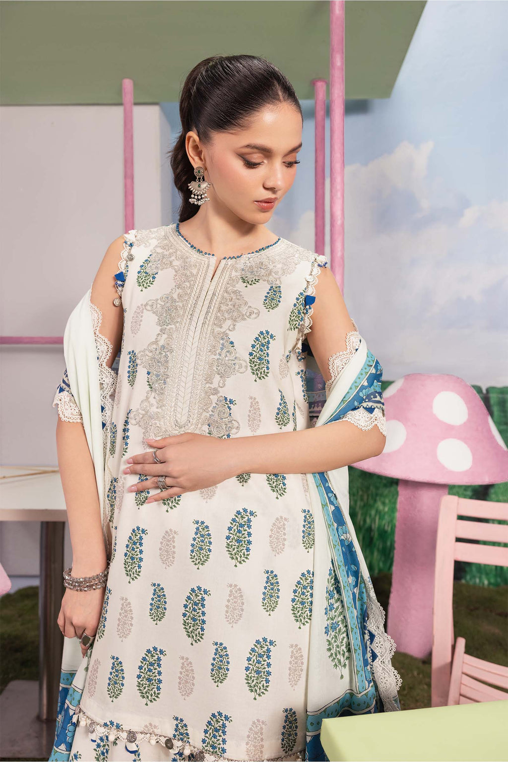 MARIA B | 3 Pc Unstitched Embroidered Lawn Suit | MB-CUSV13-05A