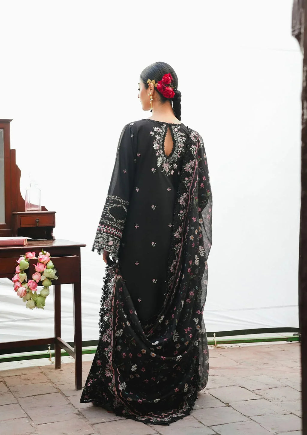 Kahf | Ek Fasana Luxury lawn '26 | Siyaara