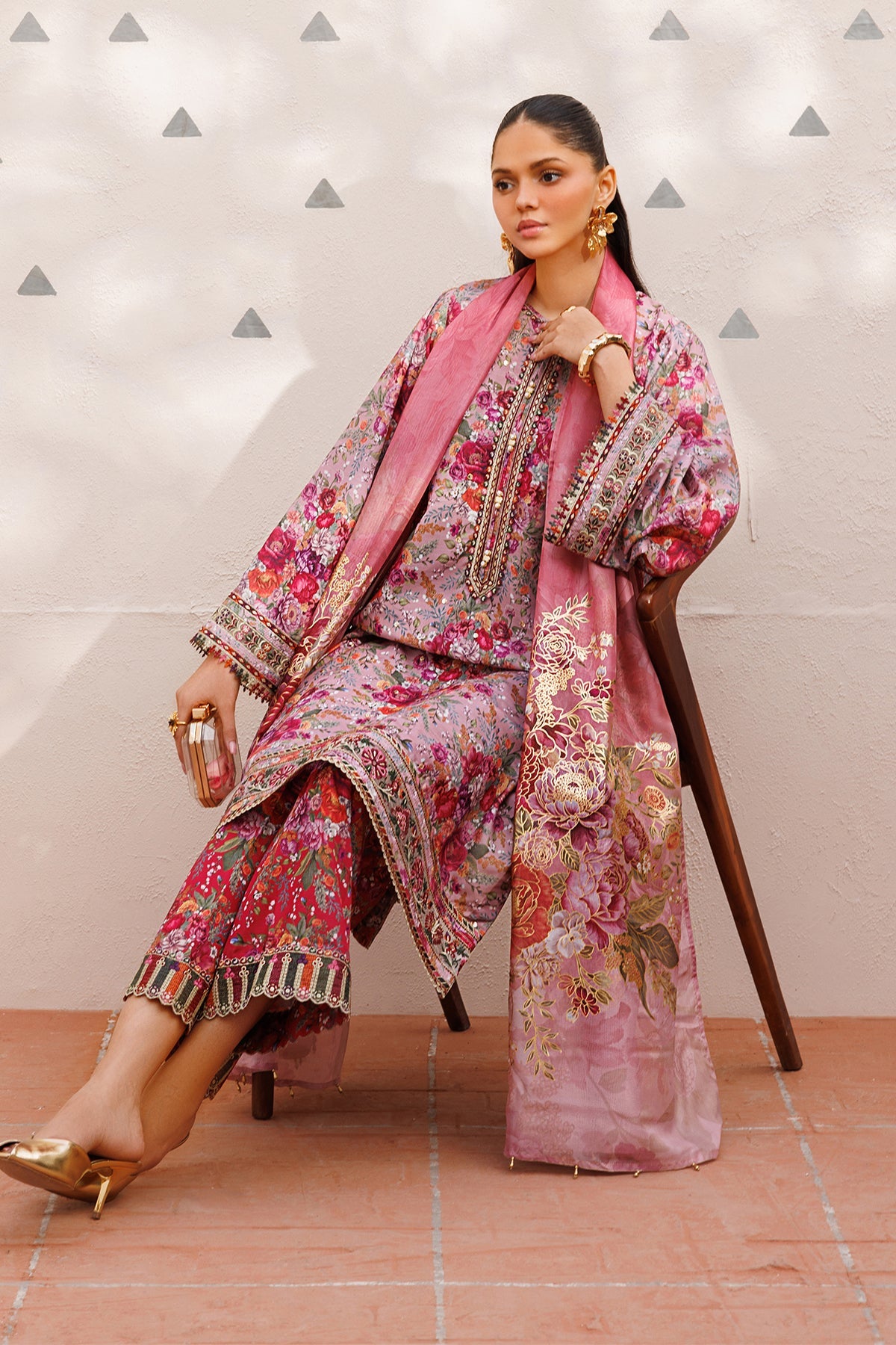 Baroque | Embroidered lawn | UF-4398