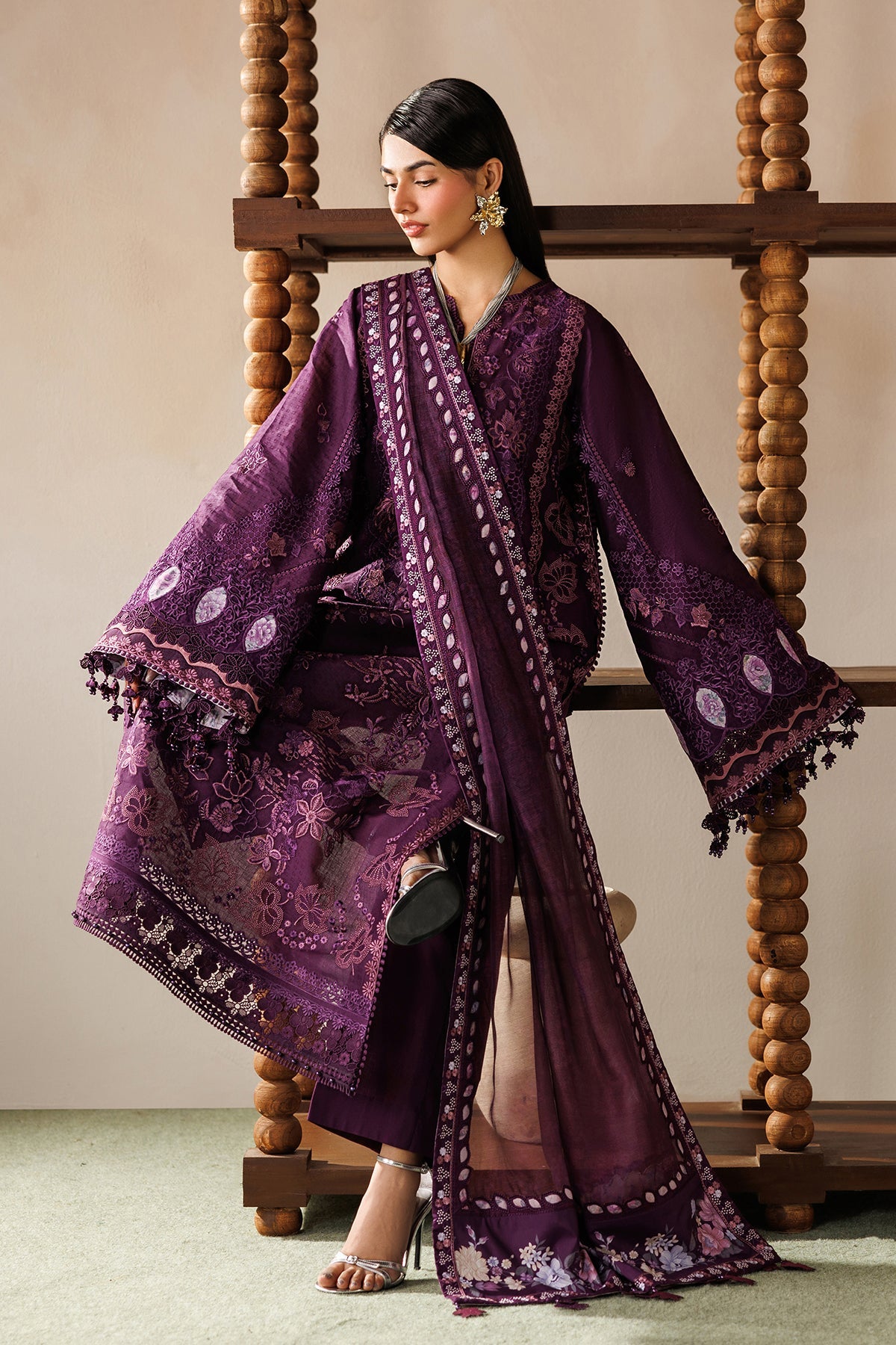 BAROQUE| EMBROIDERED LAWN | EL26-D02