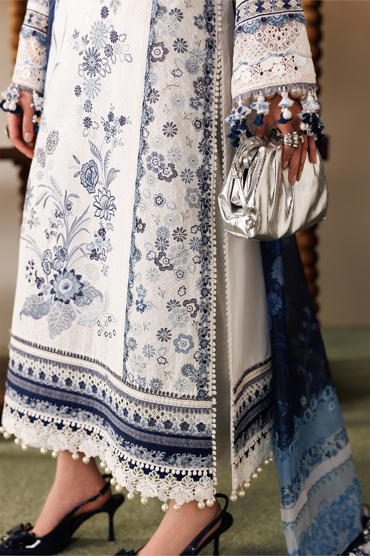 BAROQUE |EMBROIDERED LAWN | EL26-D06