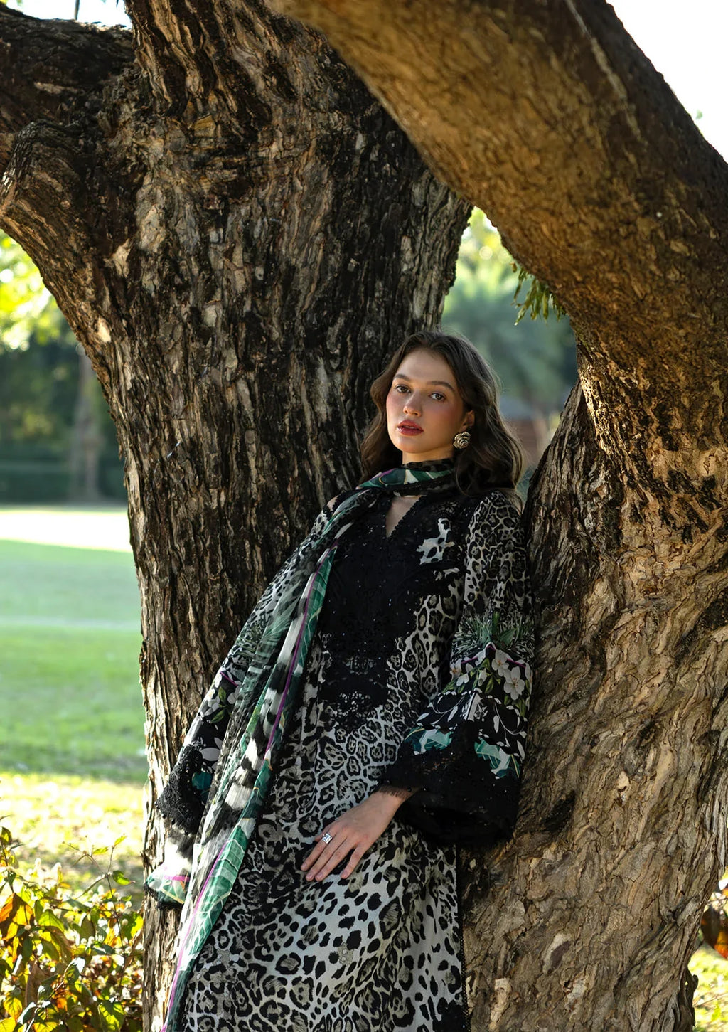 Elaf | Signature Embroidered Printed Lawn | Belladurne