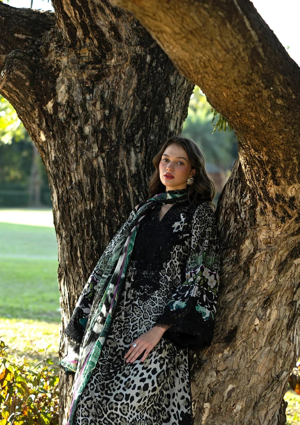 Elaf | Signature Embroidered Printed Lawn | Belladurne