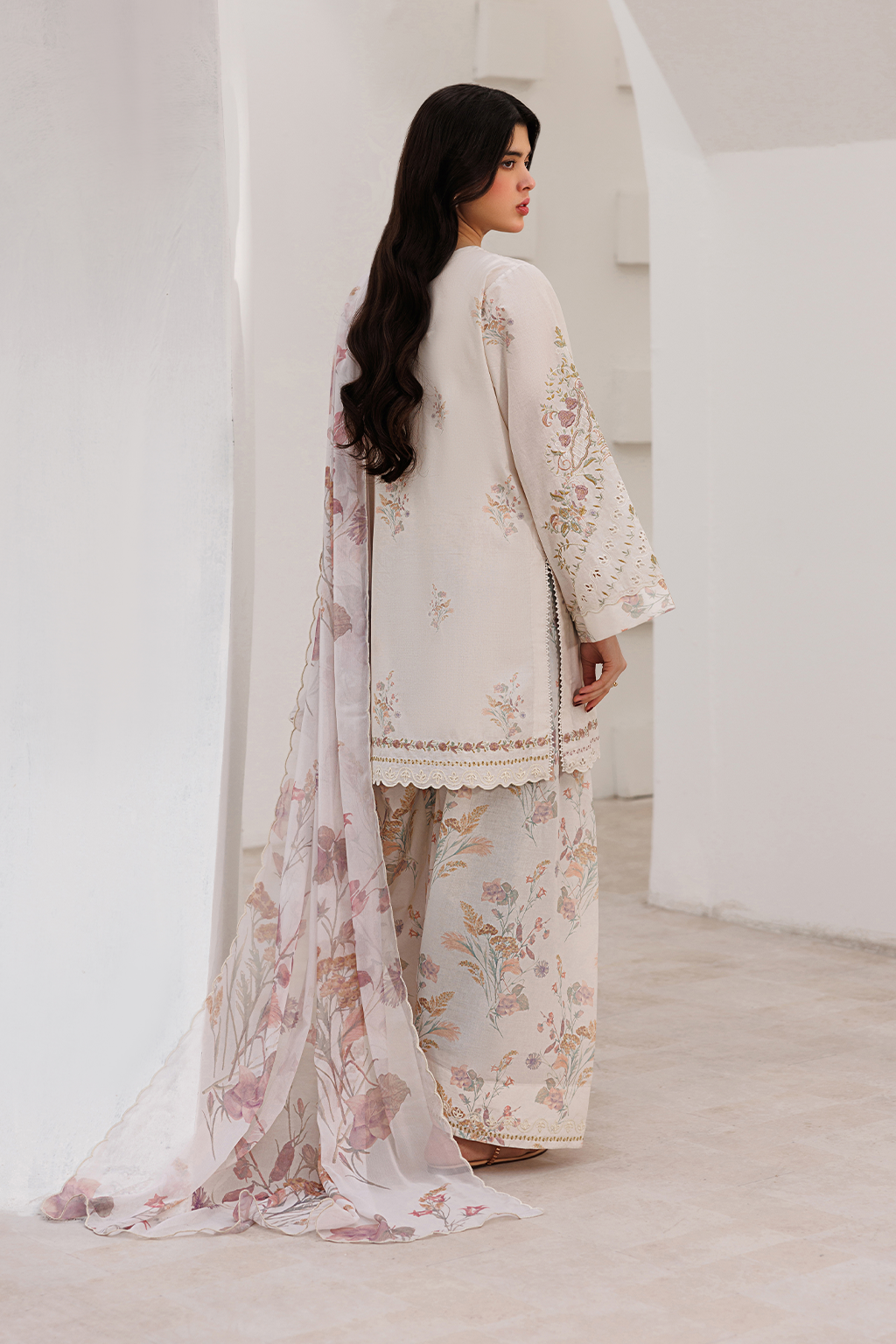 Iznik | Printed Lawn | UE-631