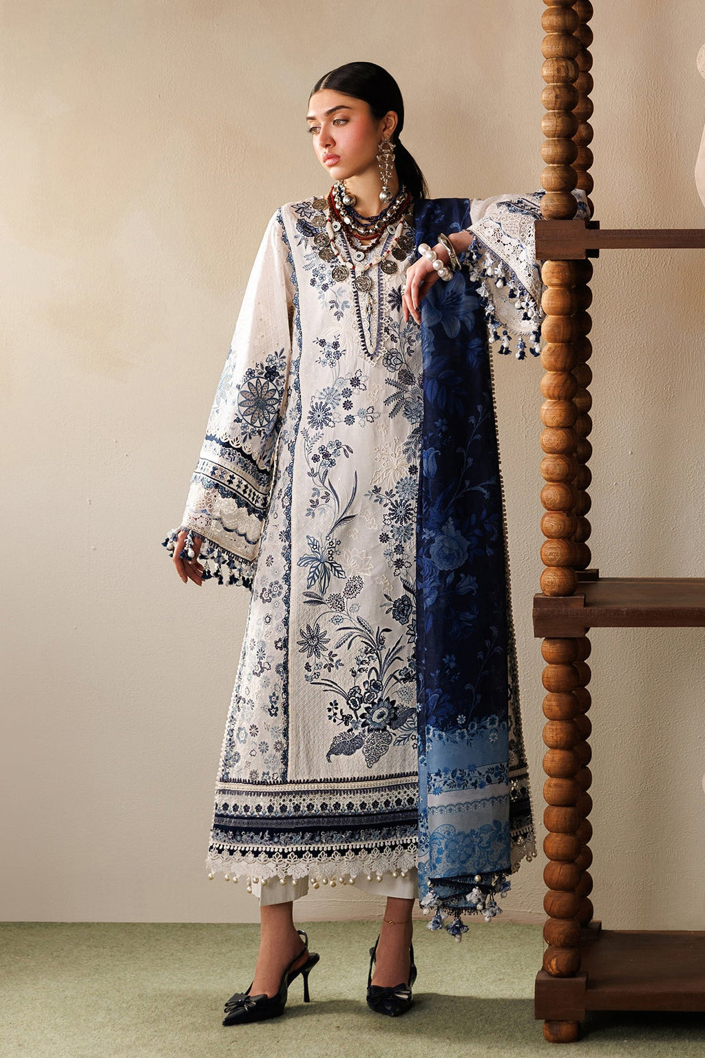 BAROQUE |EMBROIDERED LAWN | EL26-D06