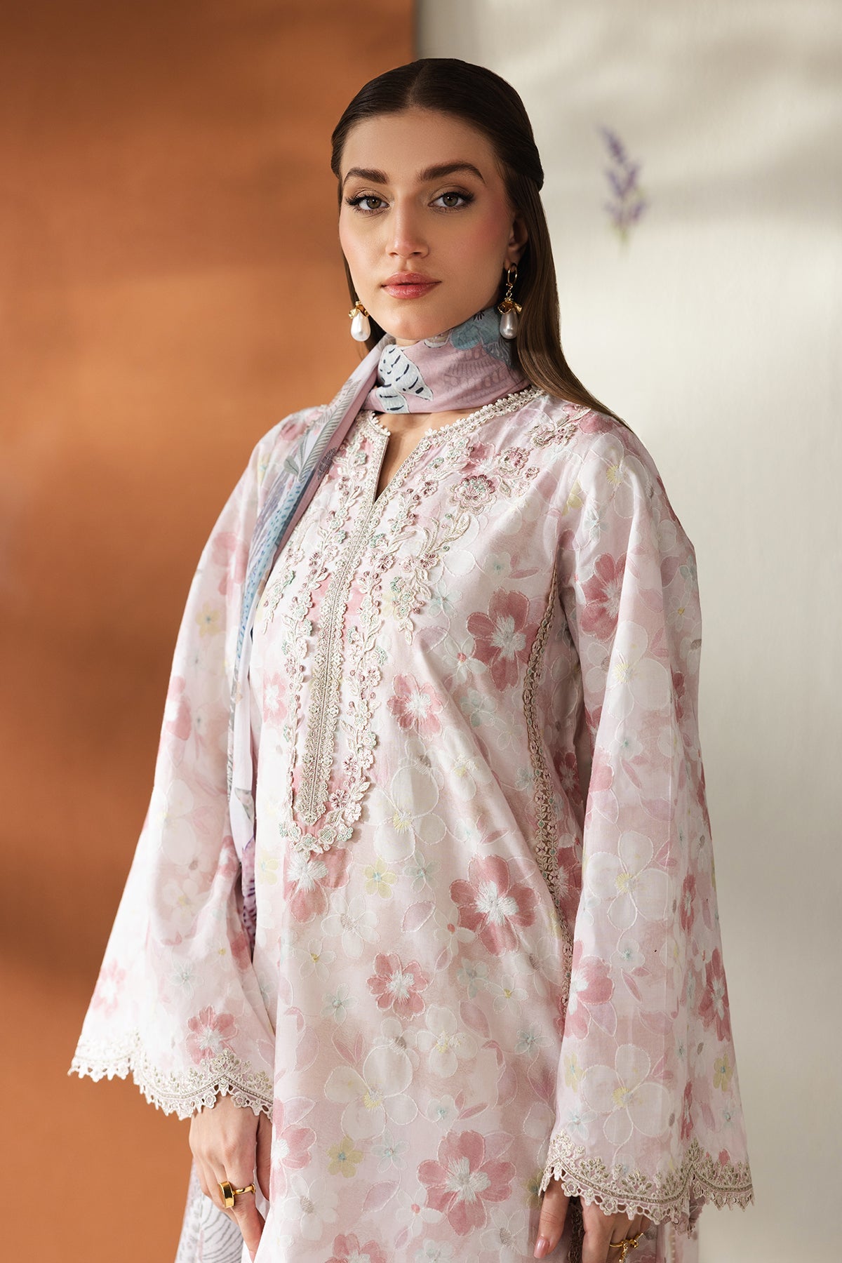 Baroque | Embroidered lawn | UF-4428