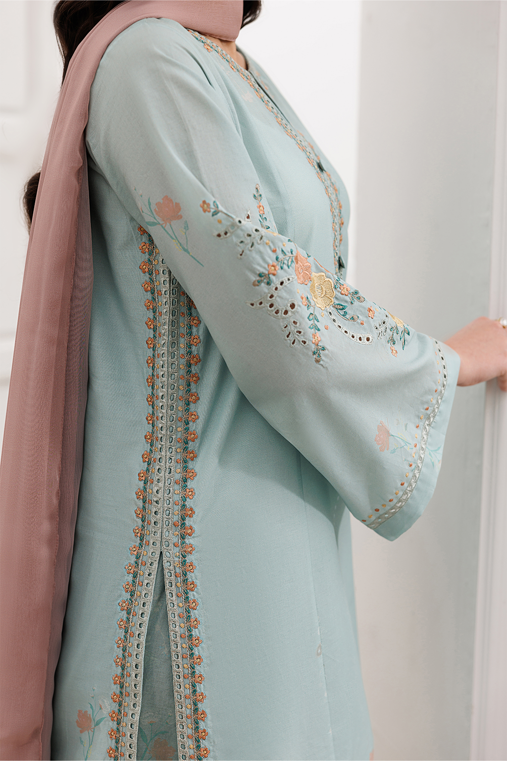 Iznik | Printed Lawn | UE-636