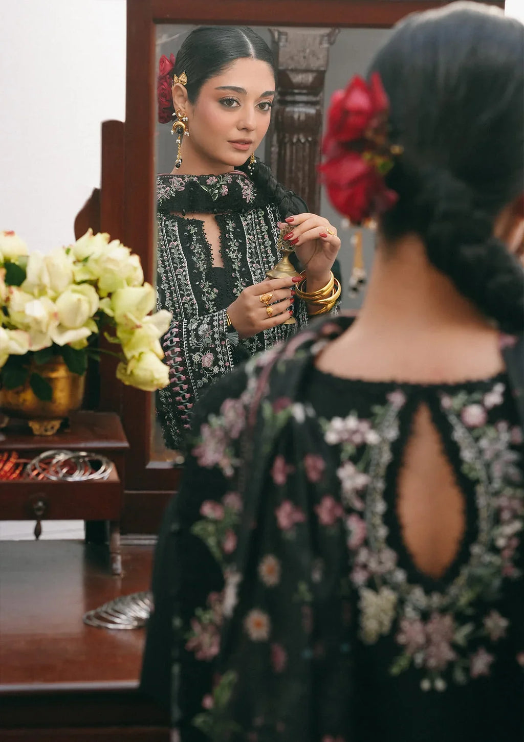 Kahf | Ek Fasana Luxury lawn '26 | Siyaara