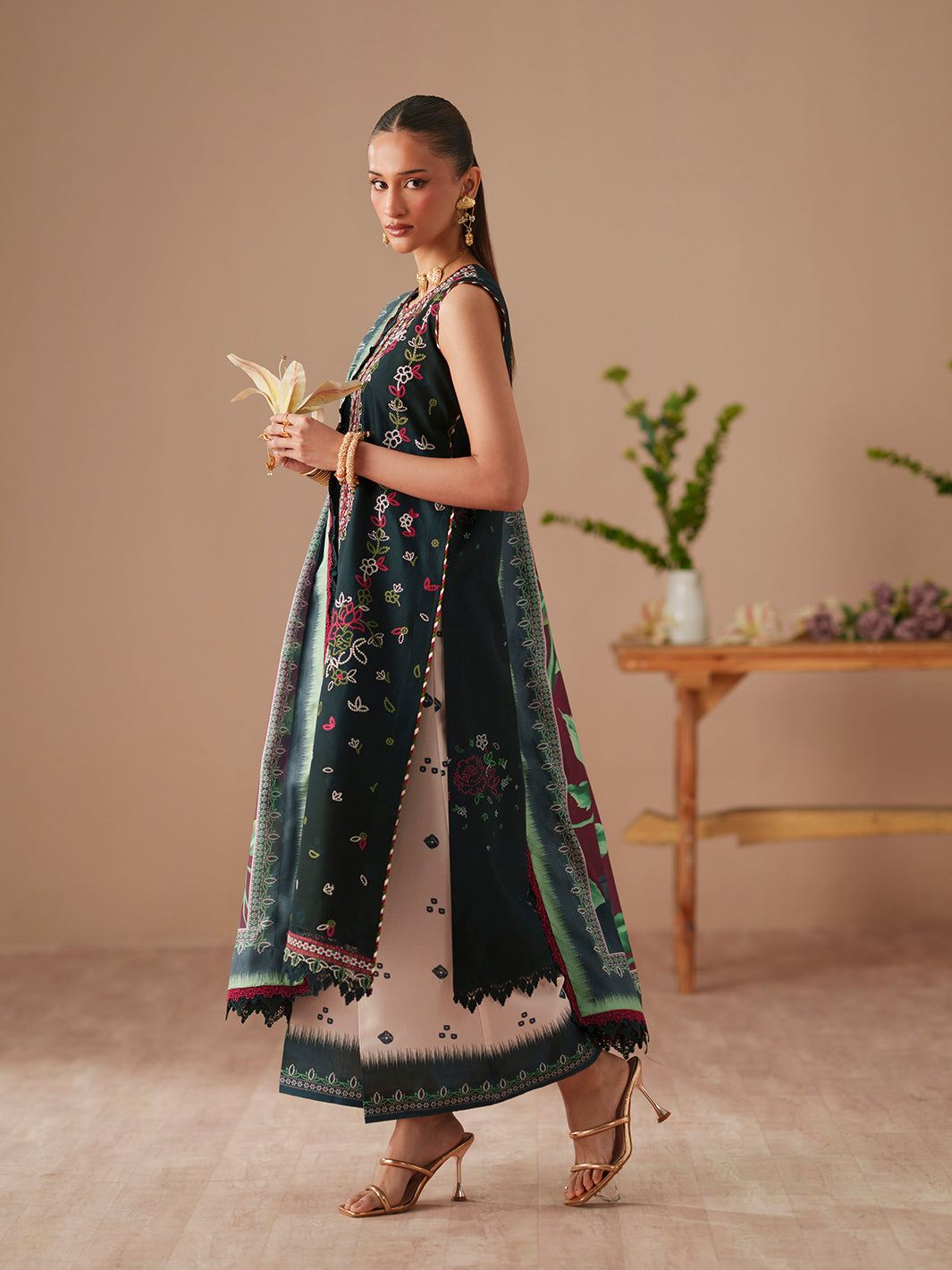 Bin Ilyas | Jojo Summer '26 - 3 PC Lawn | 81A