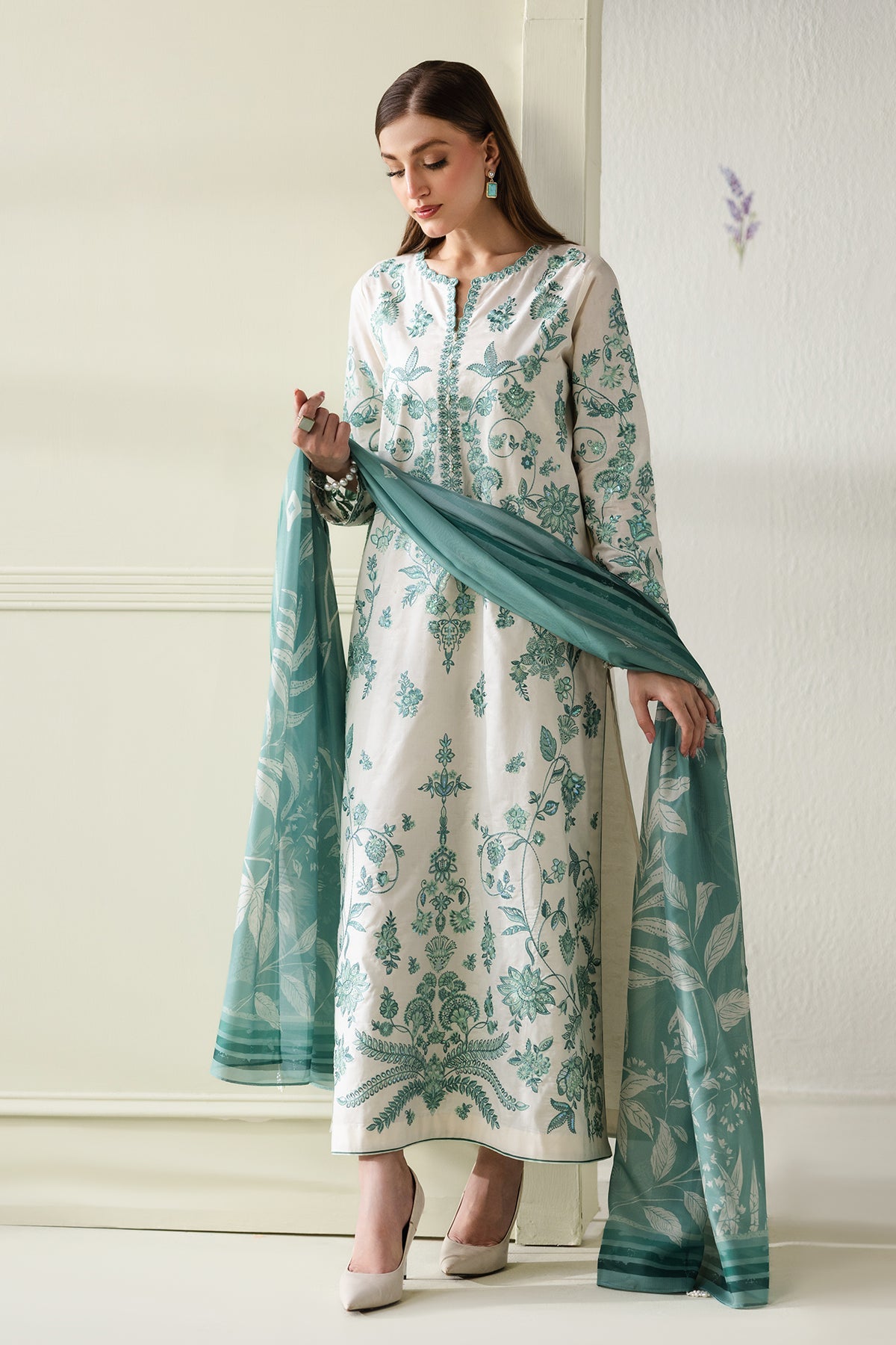Baroque | Embroidered Jacquard lawn | UF-4430