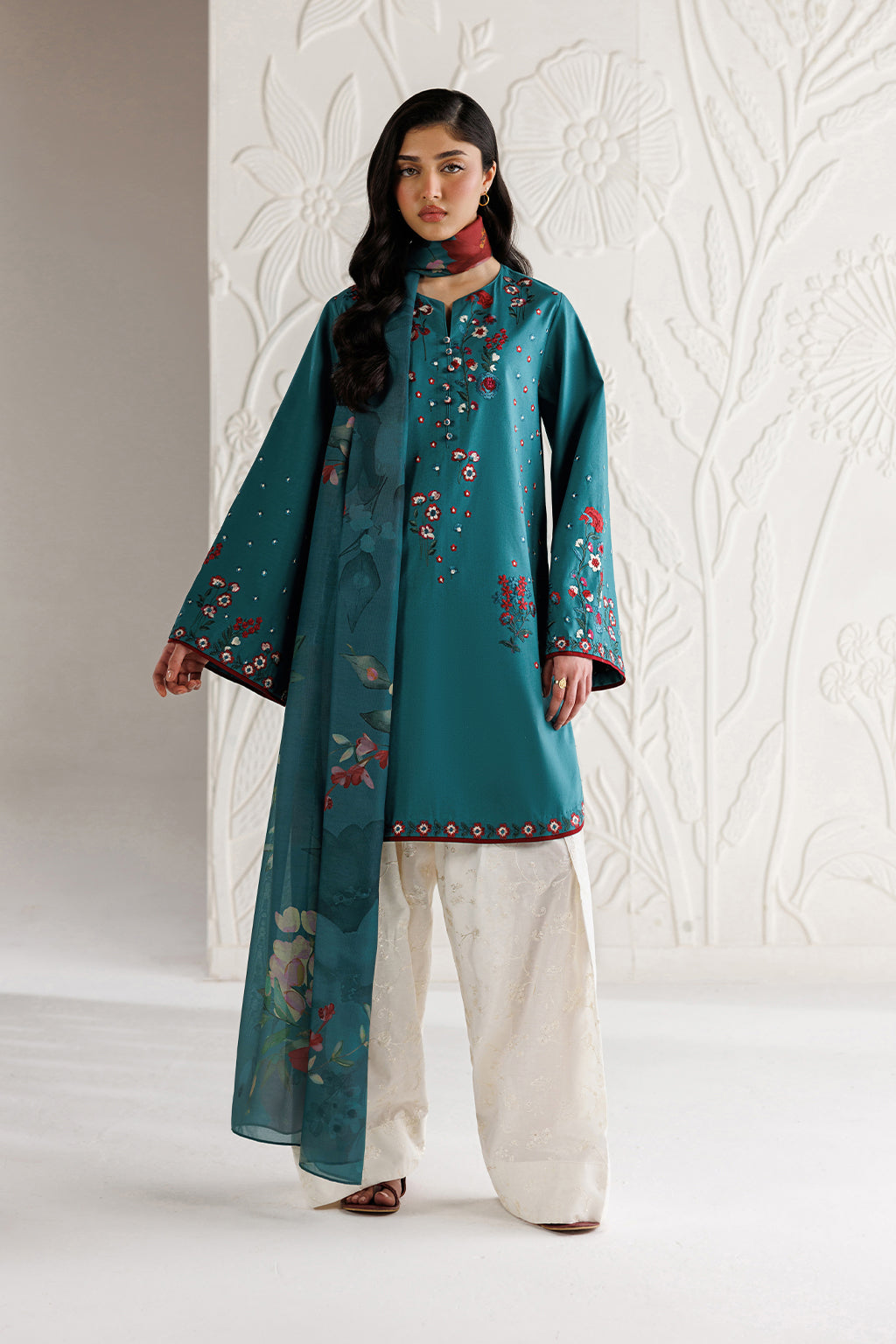 Iznik | Printed Lawn | UE-688
