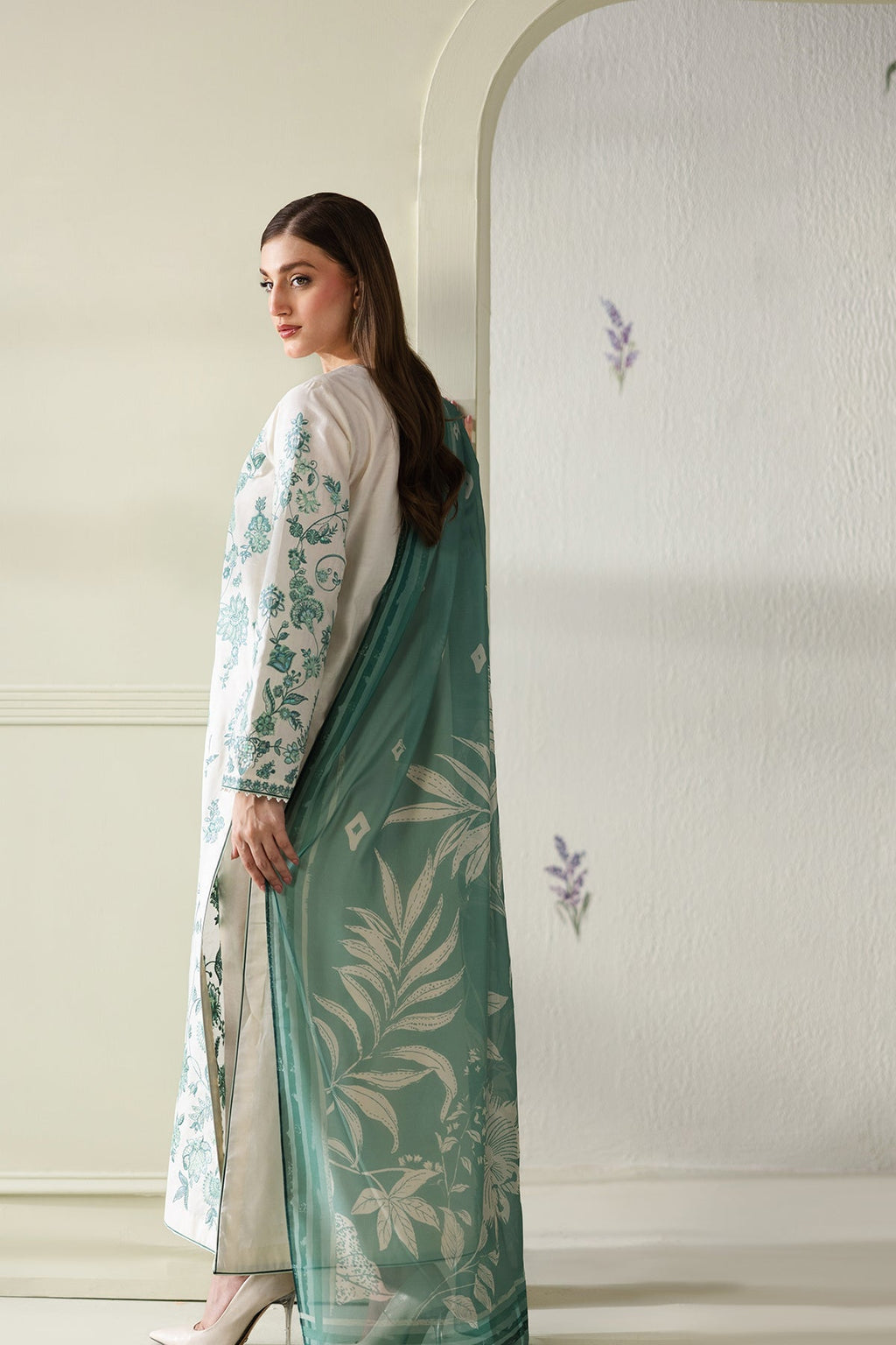 Baroque | Embroidered Jacquard lawn | UF-4430