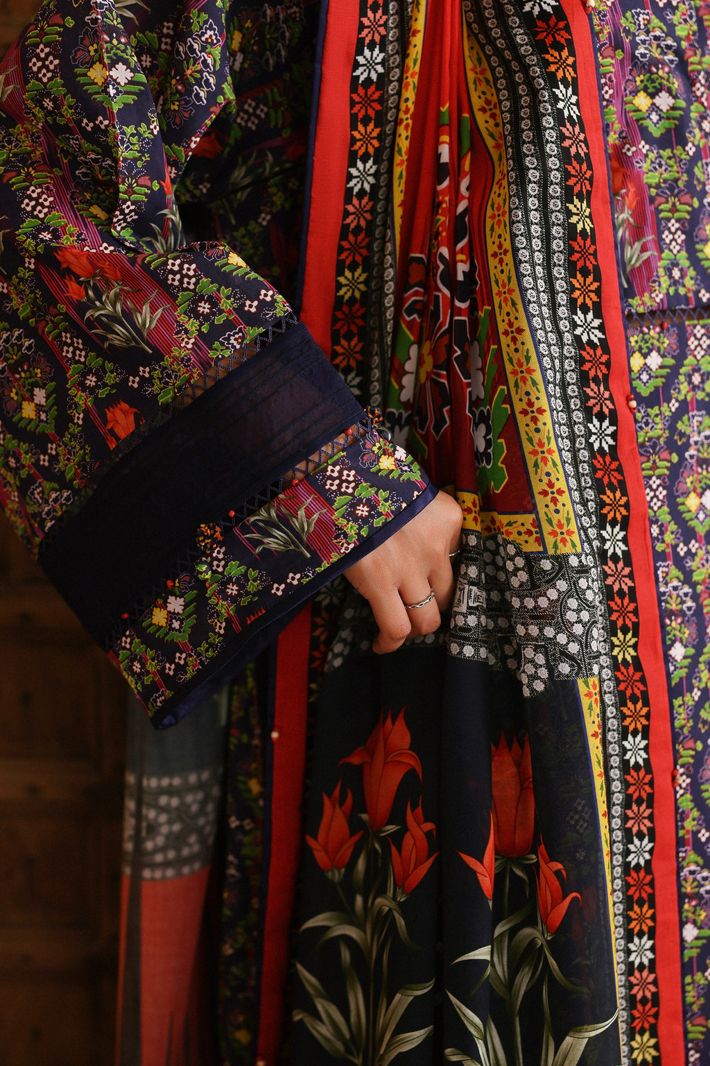 Zaha | Amaya Printed Lawn | VEDA