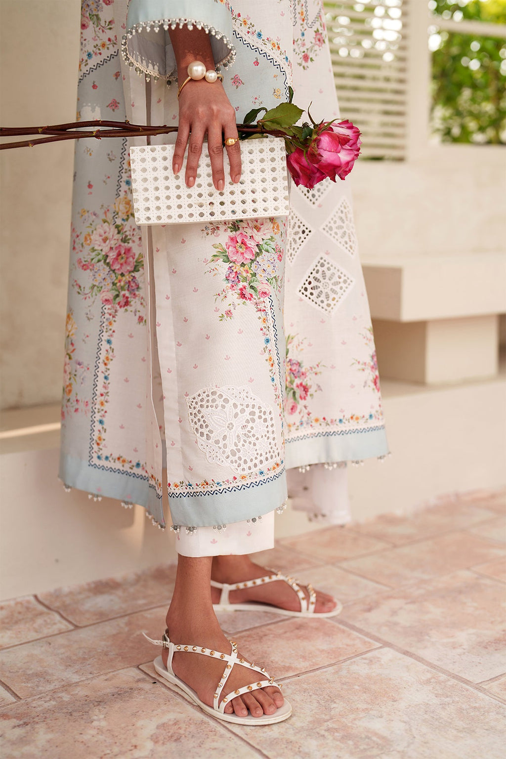 Baroque | Embroidered lawn | UF-4402