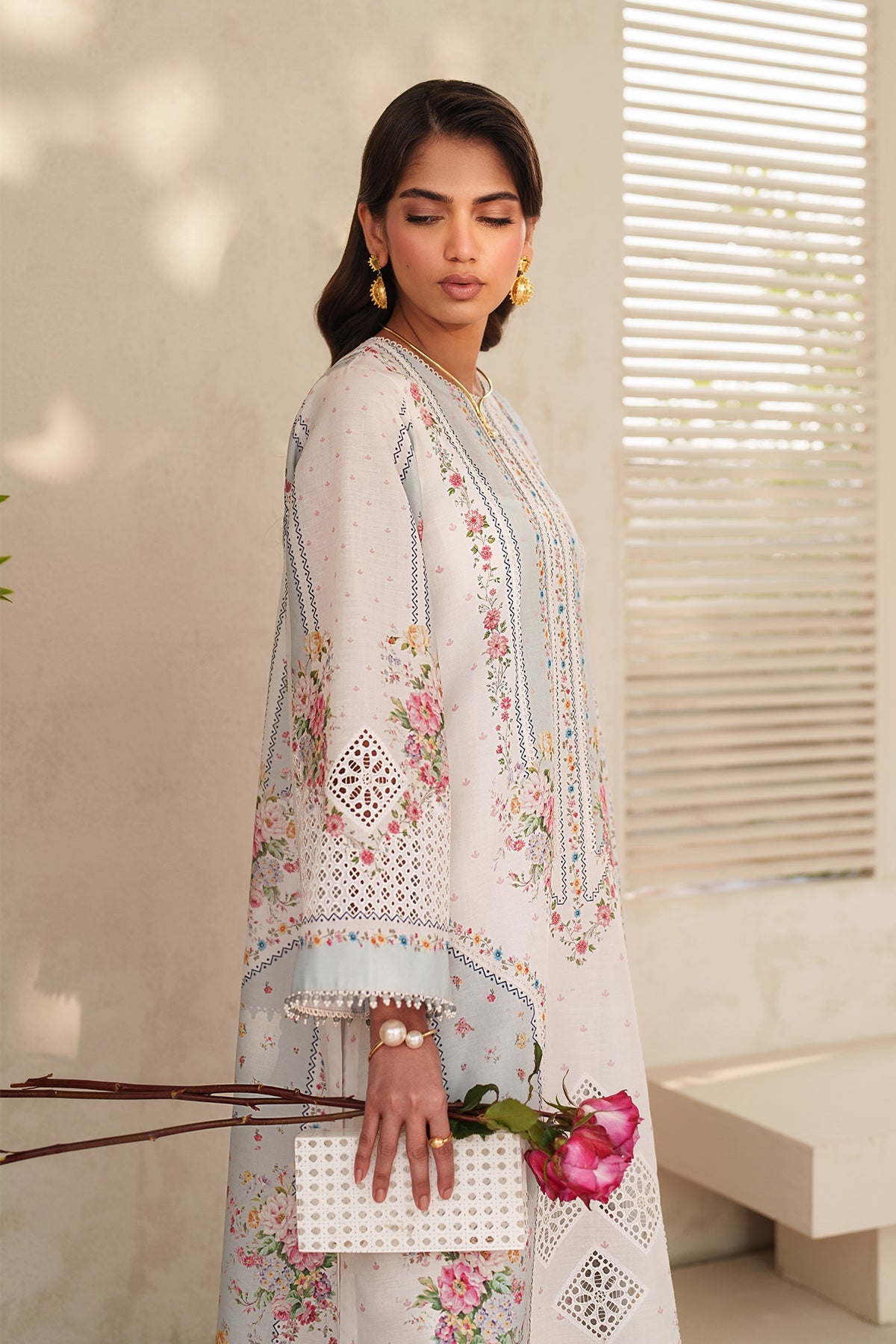 Baroque | Embroidered lawn | UF-4402