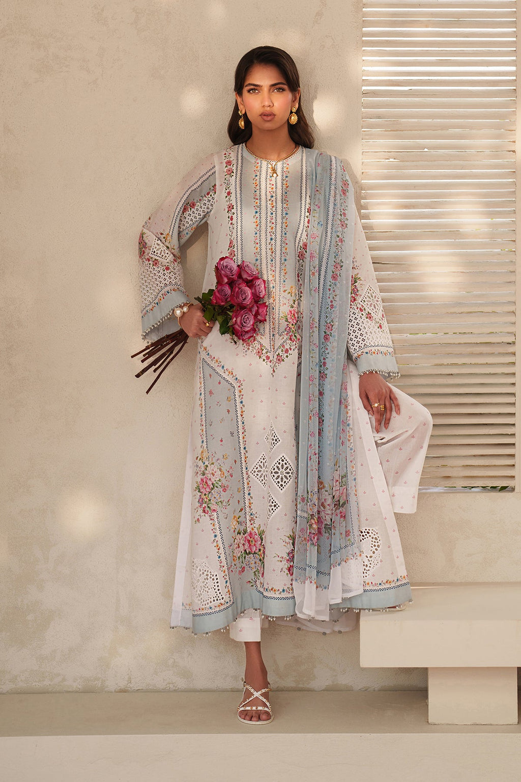 Baroque | Embroidered lawn | UF-4402