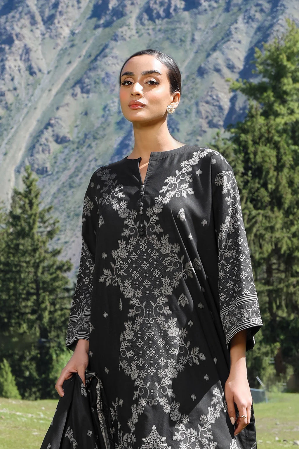 Rashid Textile | Broshia Banarsi | 9983