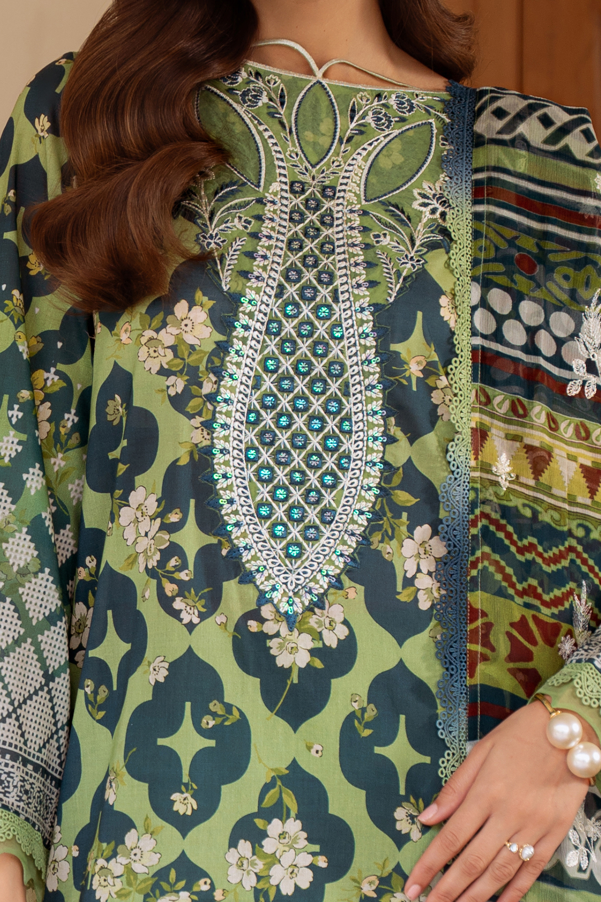 Daria | Ramdan Edit 2 - Embroidered Lawn Suit | DA-37