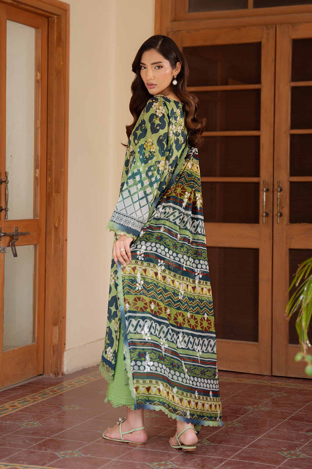 Daria | Ramdan Edit 2 - Embroidered Lawn Suit | DA-37