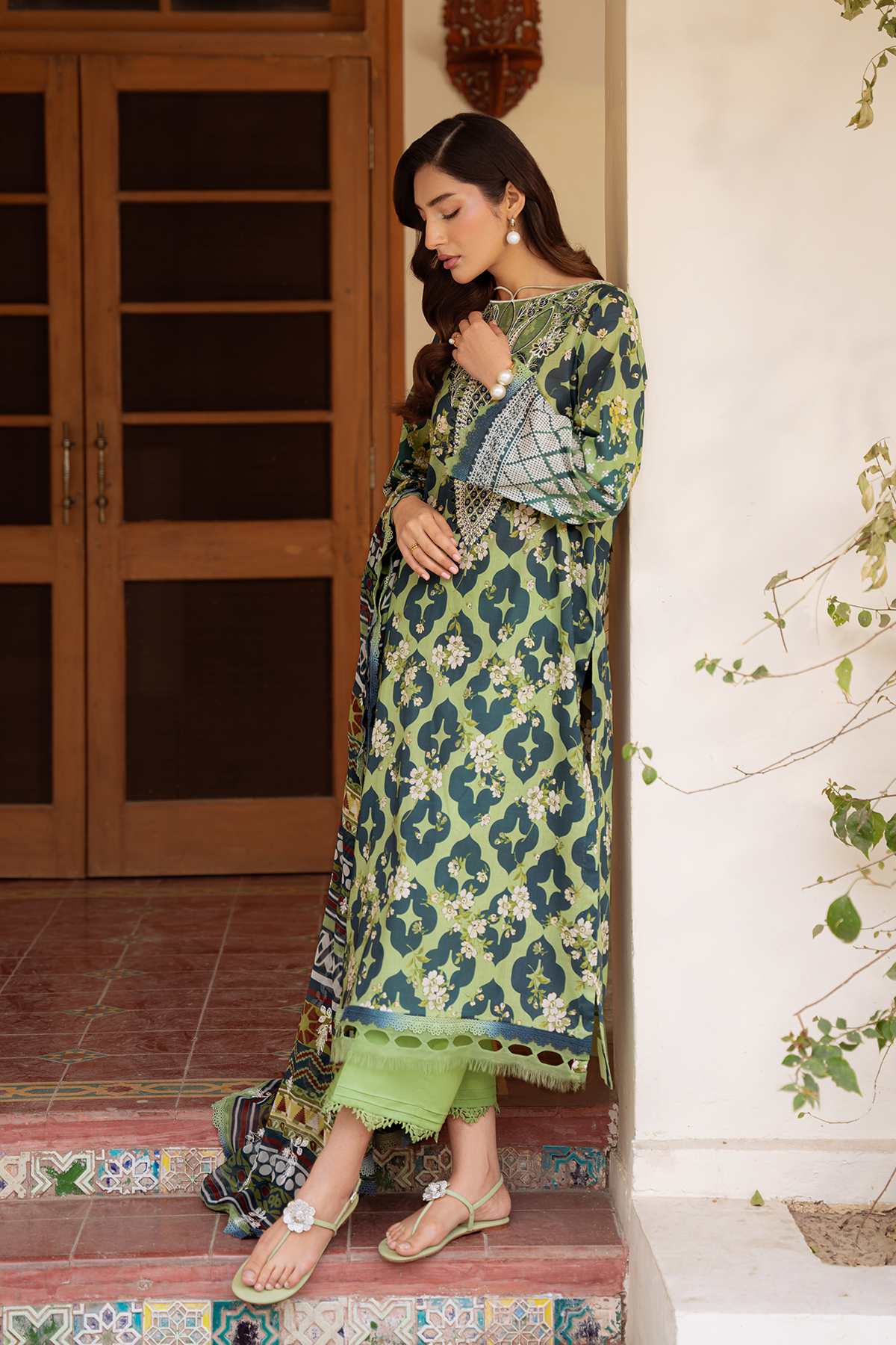 Daria | Ramdan Edit 2 - Embroidered Lawn Suit | DA-37