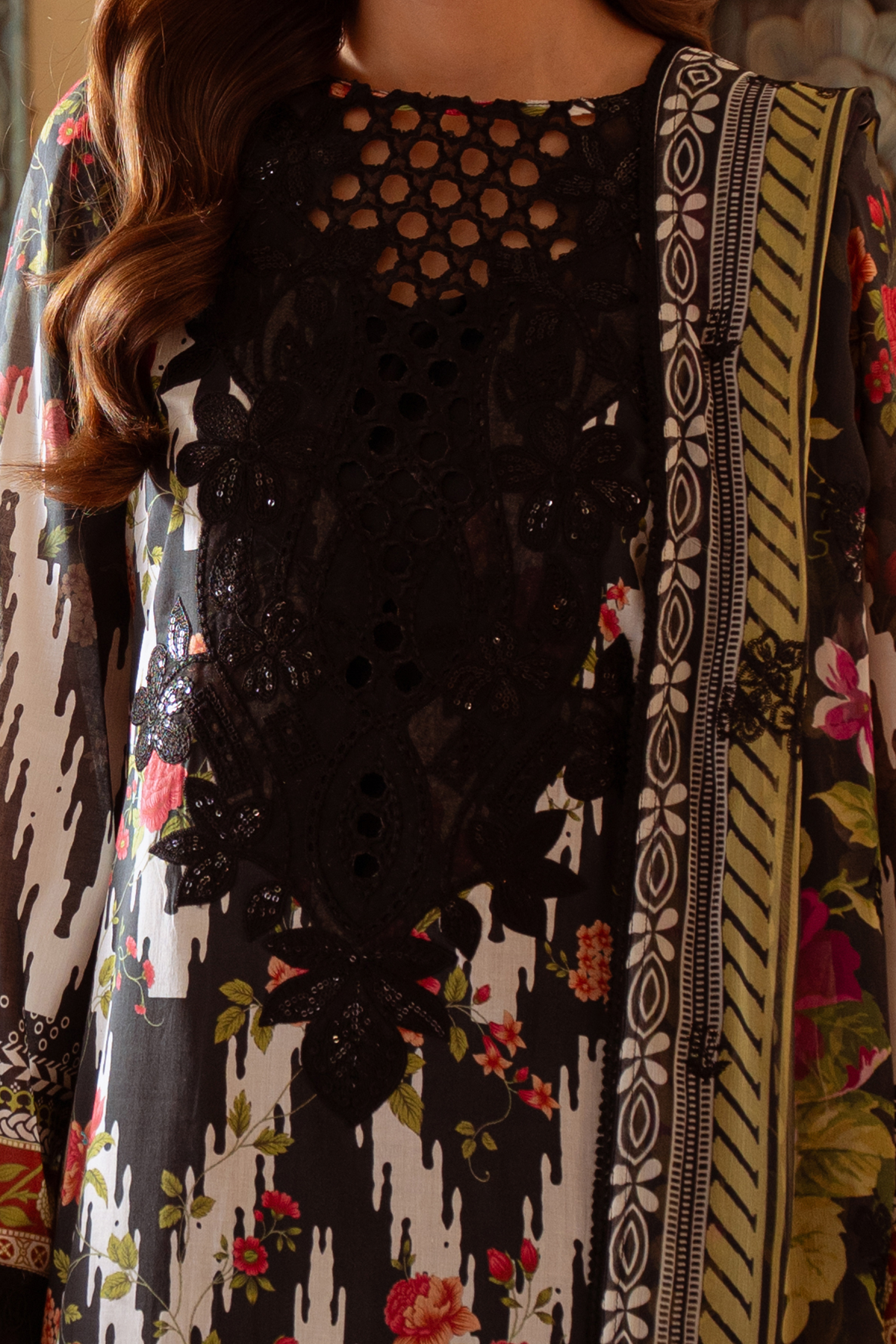 Daria | Ramdan Edit 2 - Embroidered Lawn Suit | DA-33