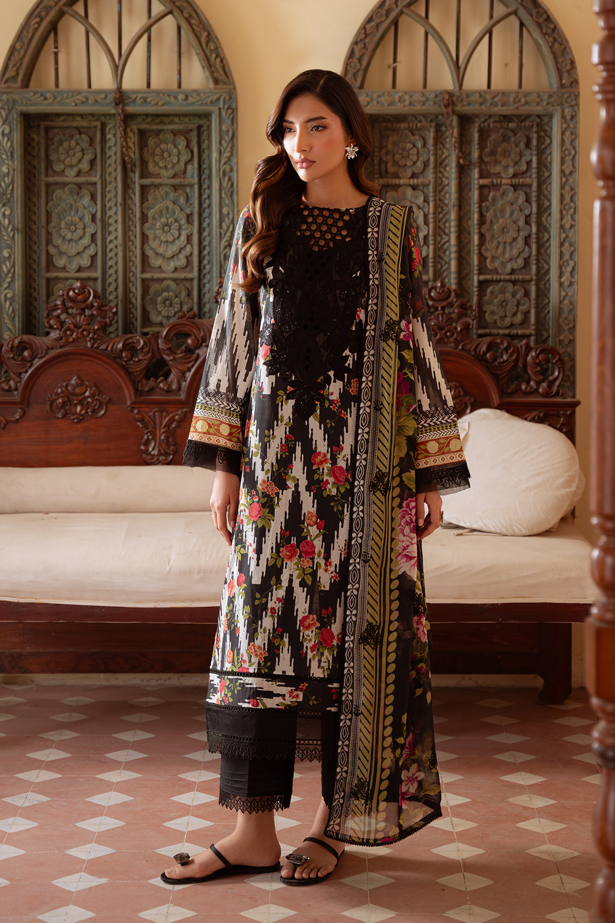 Daria | Ramdan Edit 2 - Embroidered Lawn Suit | DA-33