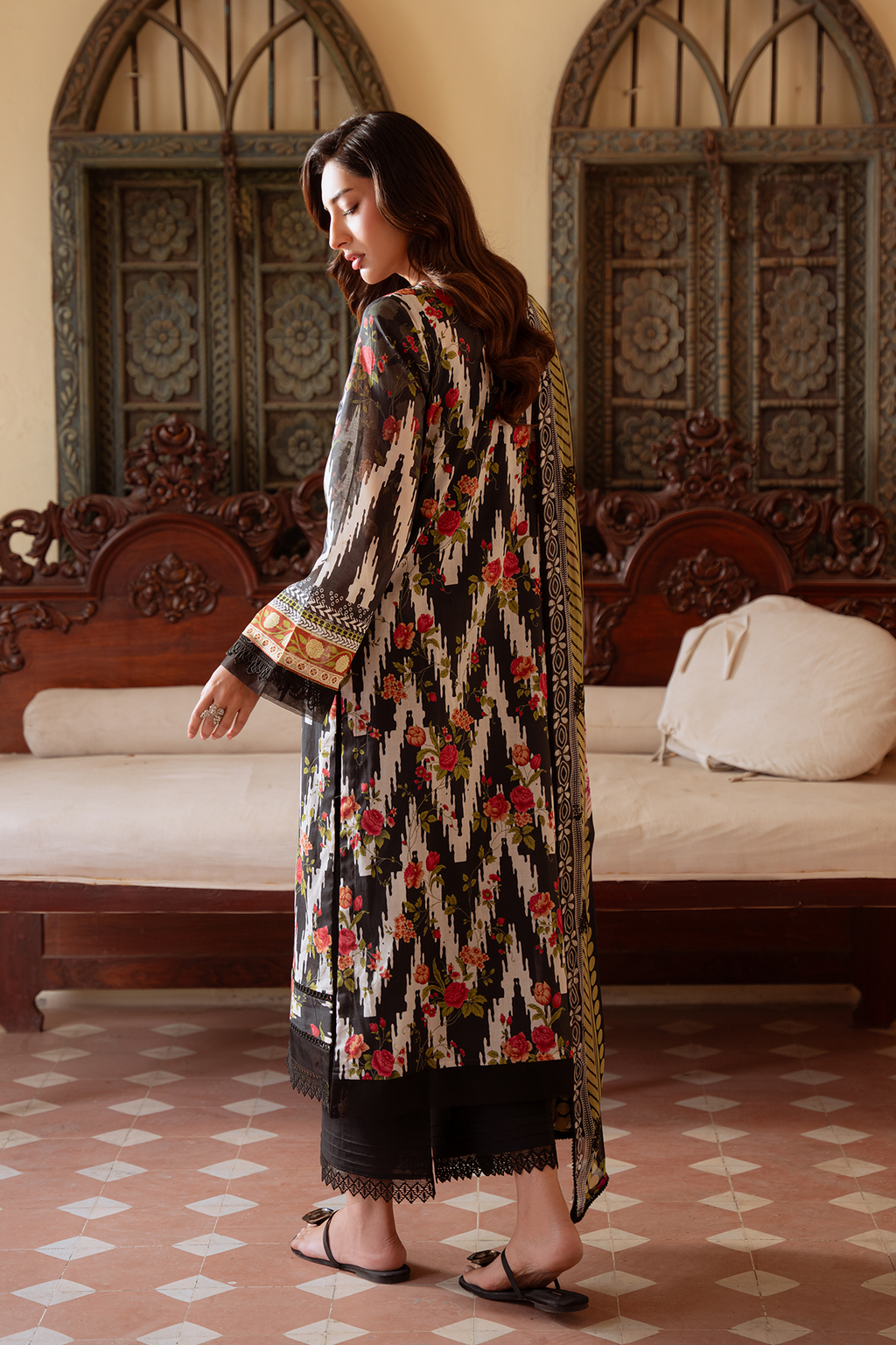Daria | Ramdan Edit 2 - Embroidered Lawn Suit | DA-33
