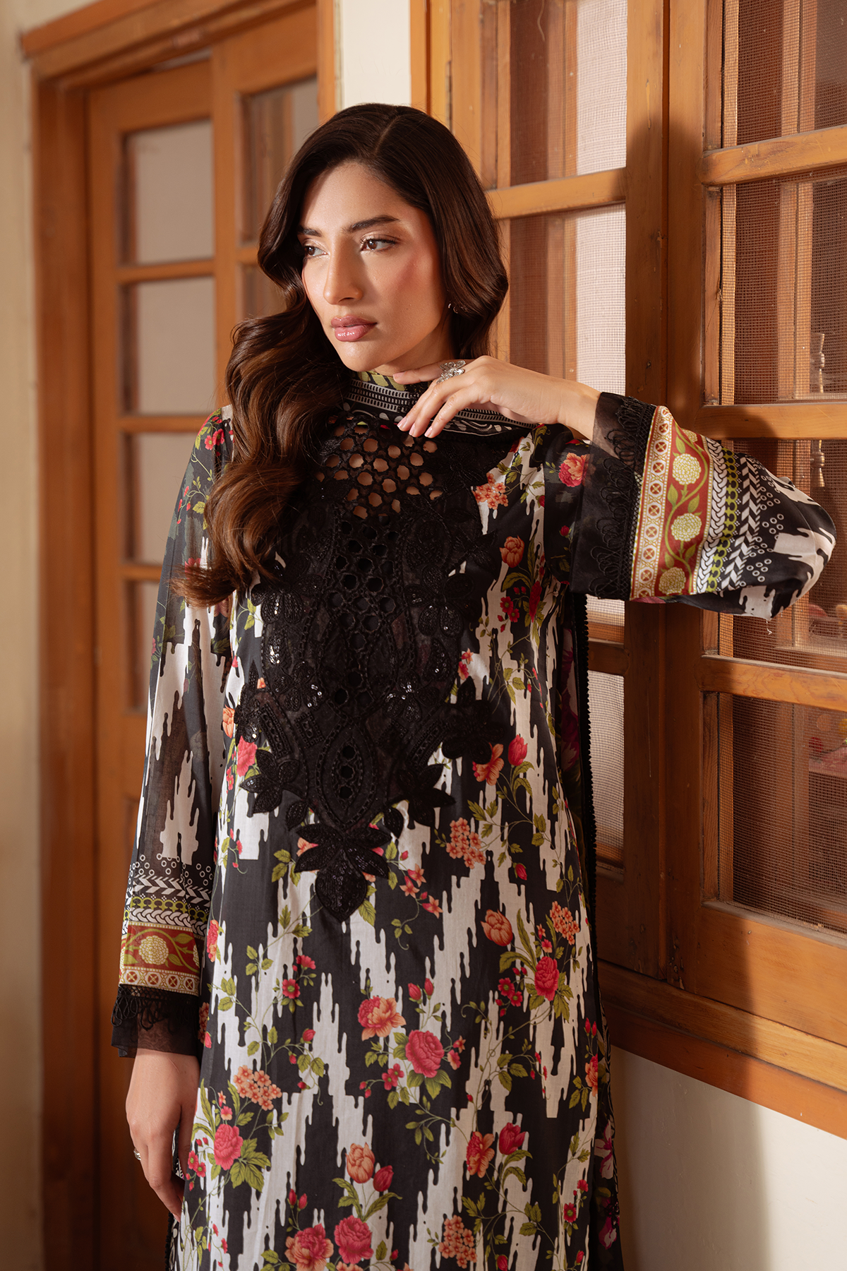 Daria | Ramdan Edit 2 - Embroidered Lawn Suit | DA-33
