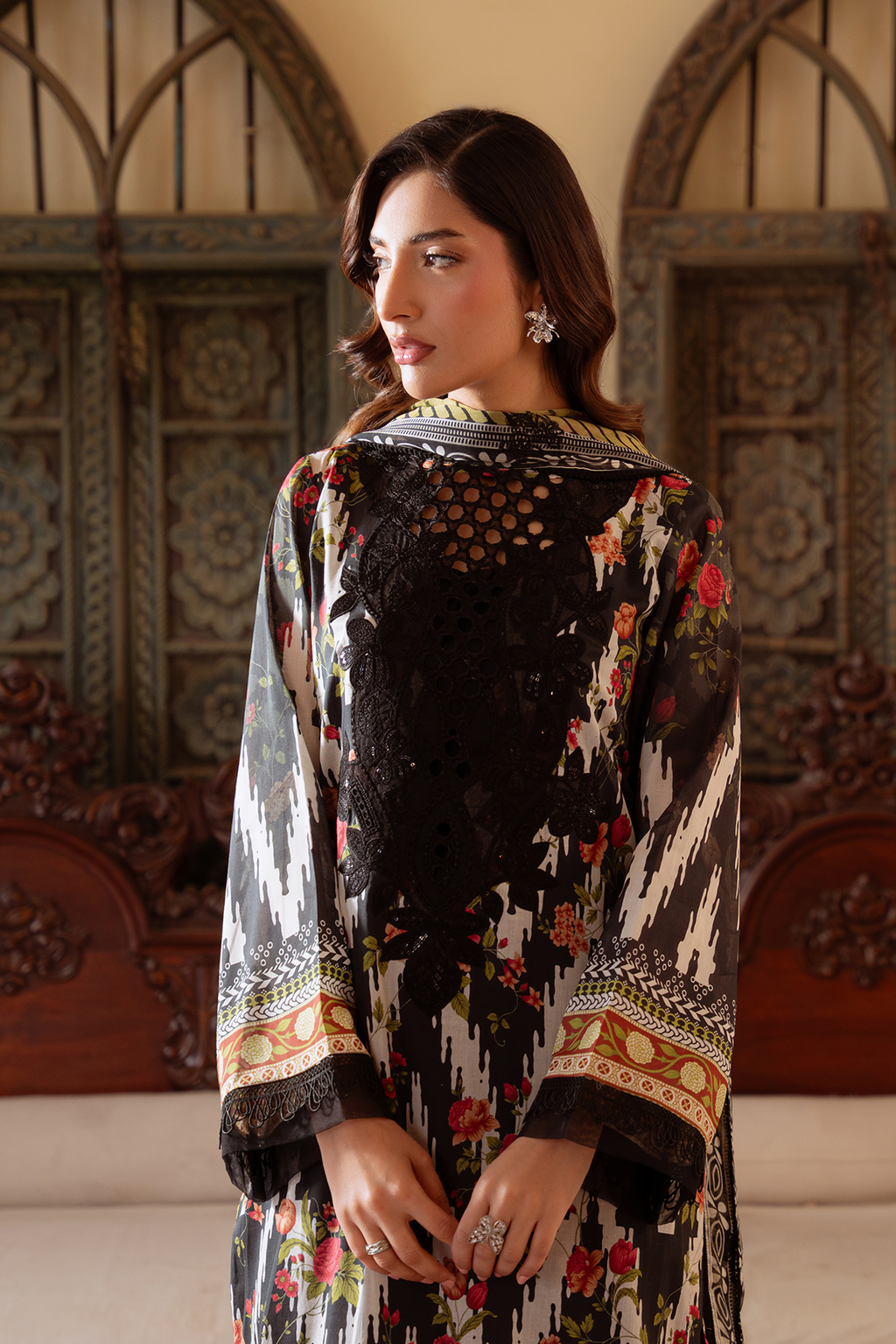 Daria | Ramdan Edit 2 - Embroidered Lawn Suit | DA-33