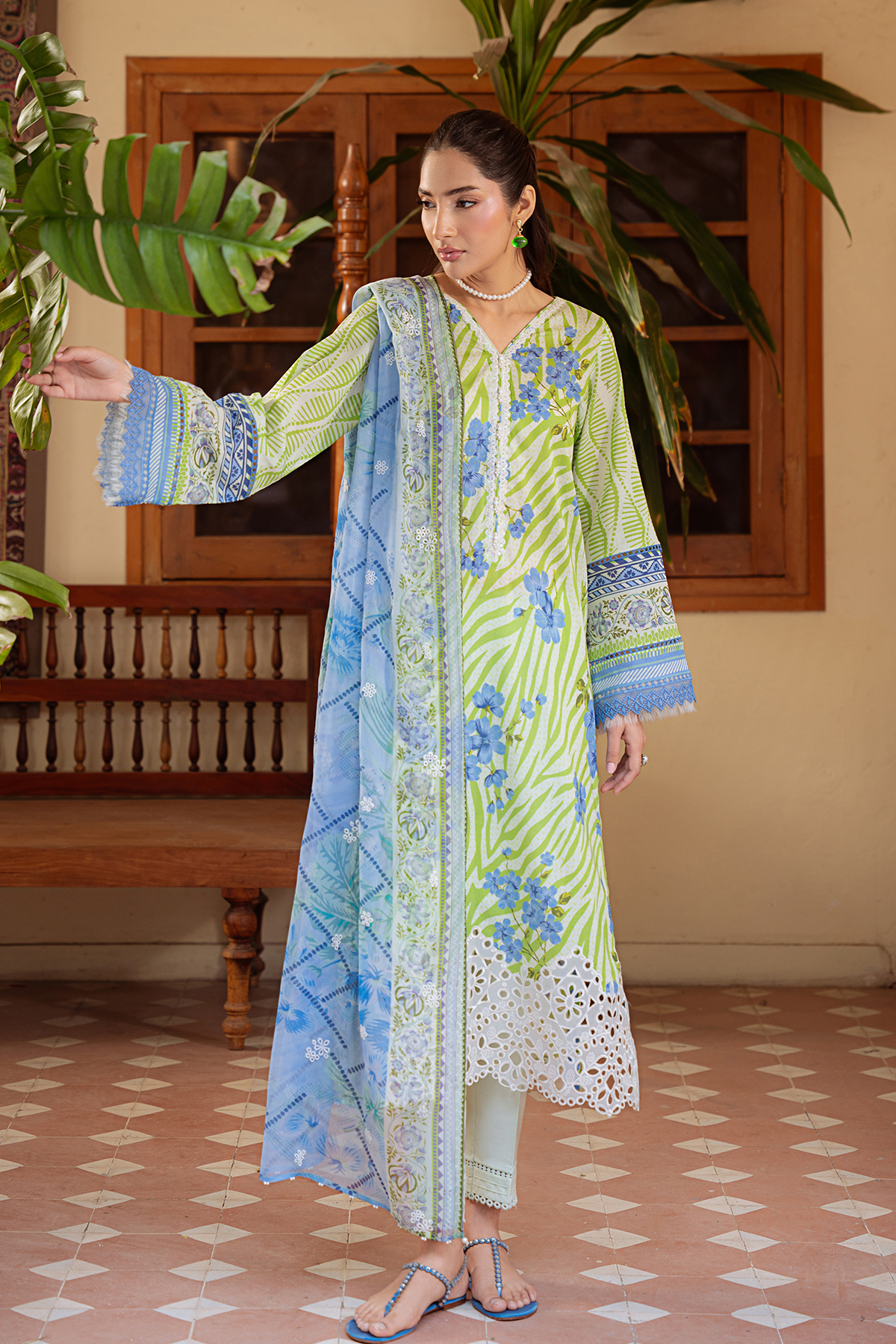 Daria | Ramdan Edit 2 - Embroidered Lawn Suit | DA-34