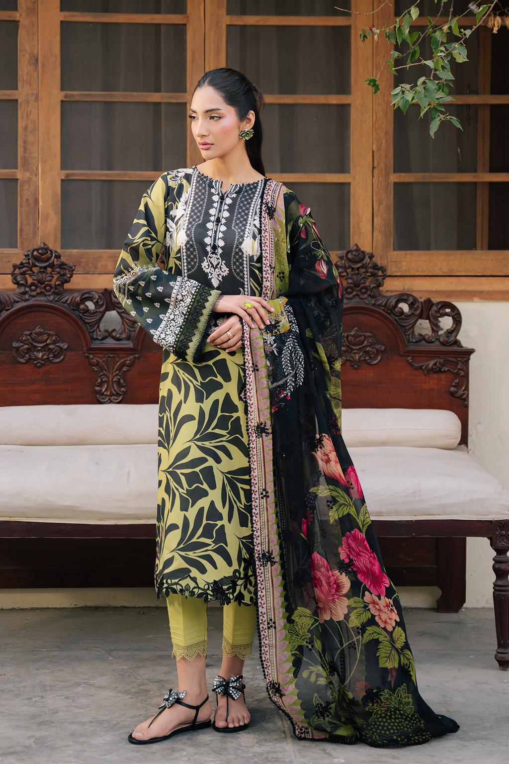 Daria | Ramdan Edit 2 - Embroidered Lawn Suit | DA-36