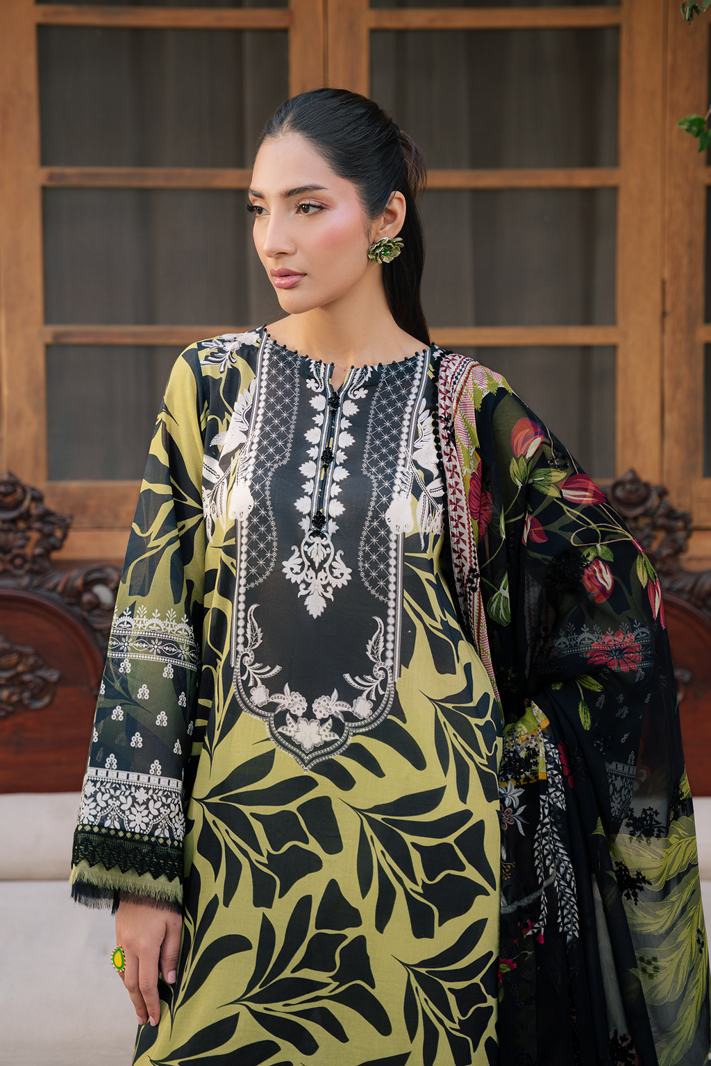 Daria | Ramdan Edit 2 - Embroidered Lawn Suit | DA-36