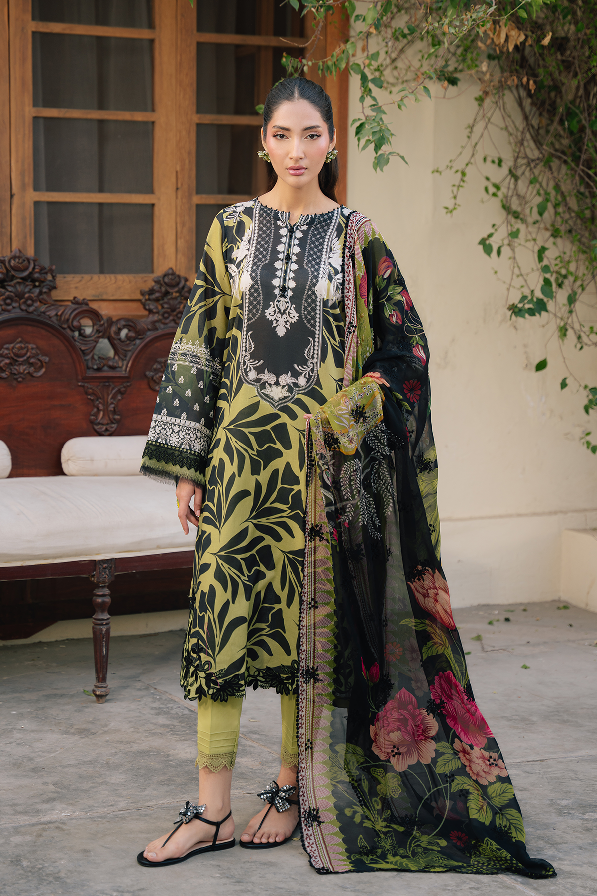 Daria | Ramdan Edit 2 - Embroidered Lawn Suit | DA-36