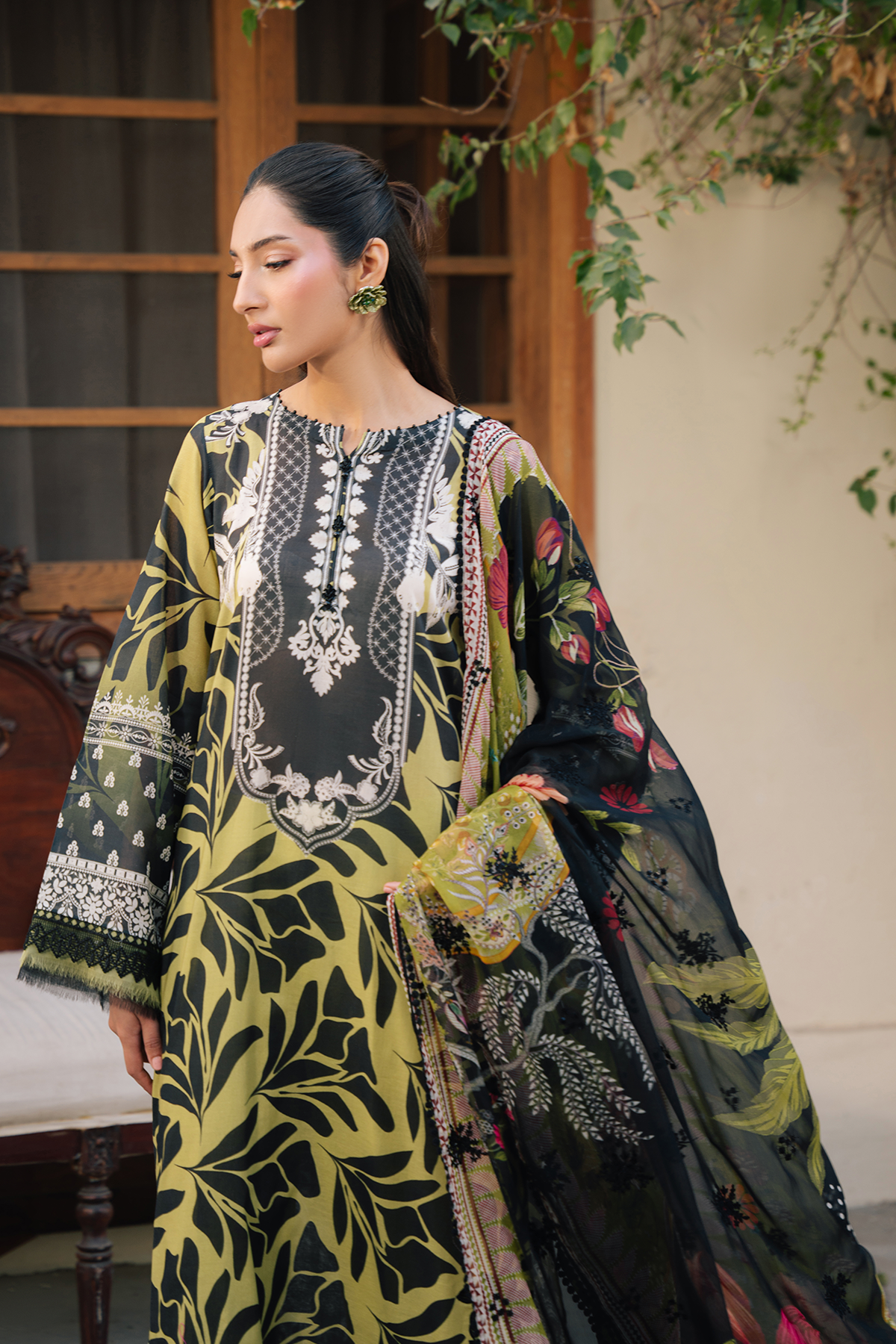 Daria | Ramdan Edit 2 - Embroidered Lawn Suit | DA-36